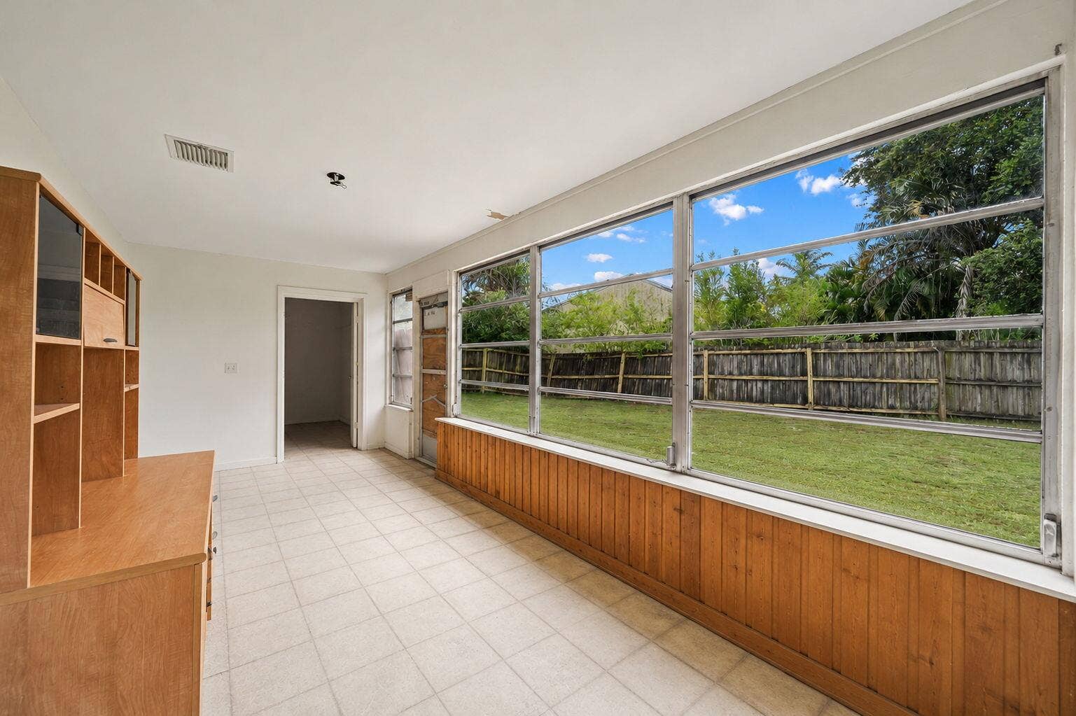 119 Lakeside Circle, Jupiter, FL 33458 18-web-or-mls-Patio Empty