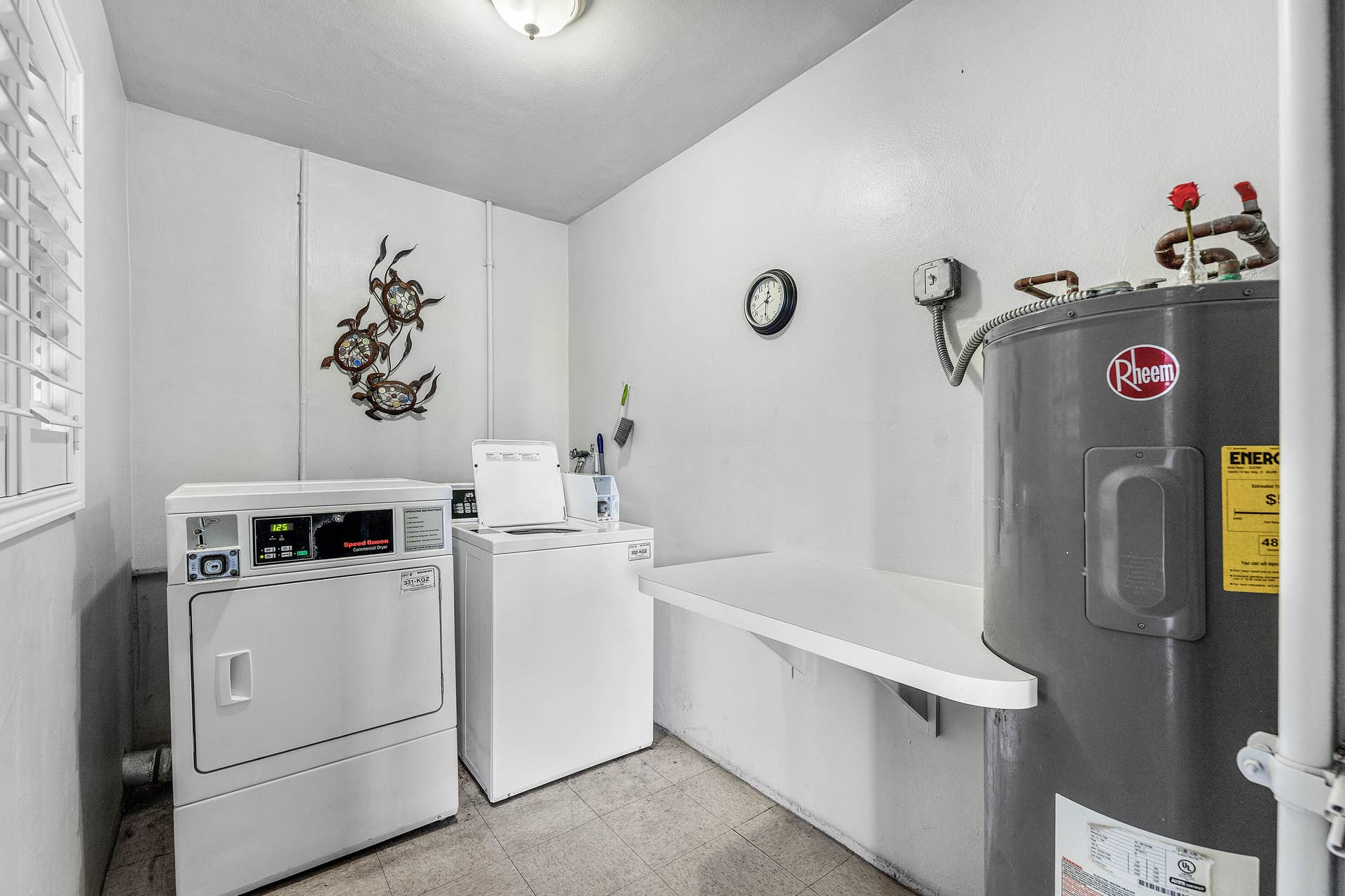 017-4111Northeast21stWay-204-LighthouseP