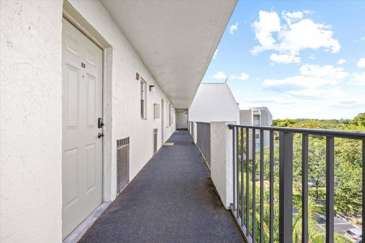 3100 W Rolling Hills Circle, #707, Davie, FL 33328 25