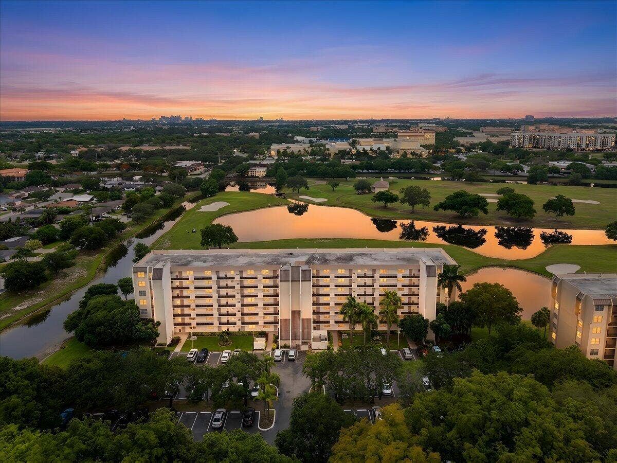 3100 W Rolling Hills Circle, #707, Davie, FL 33328 31