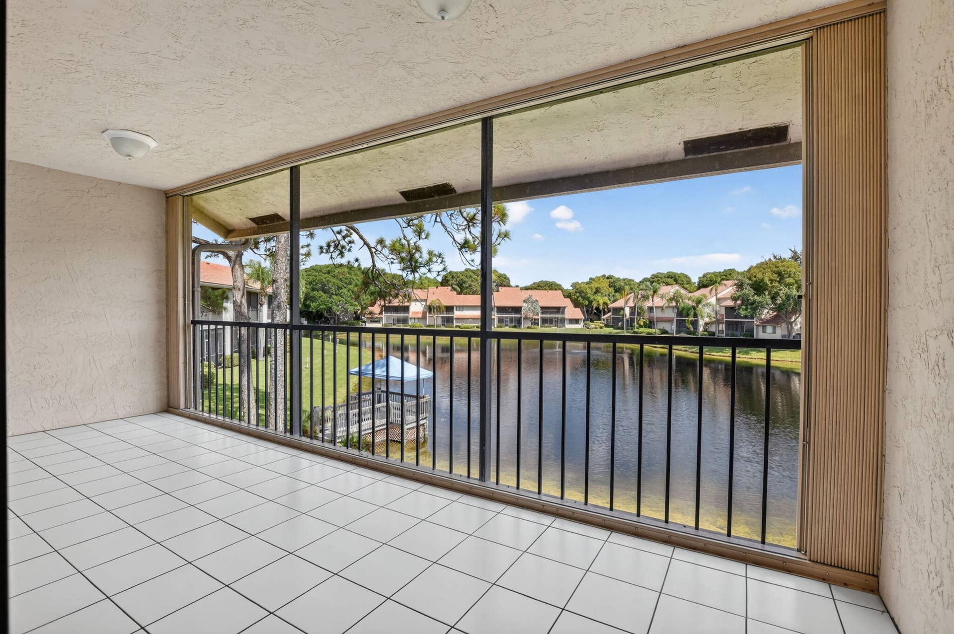 LARGE PATIO
