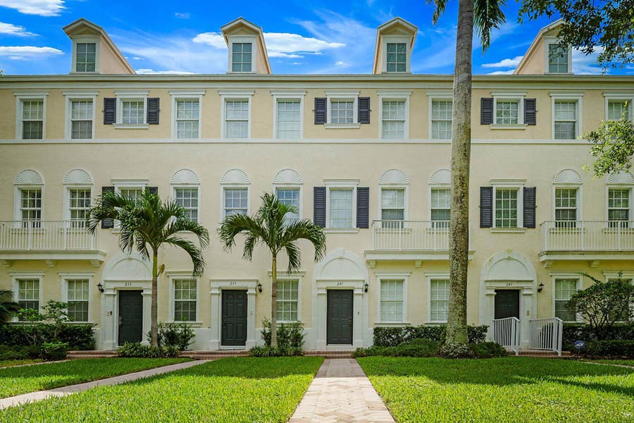 Property photo for 241 E THATCH PALM Circle E, Jupiter, FL