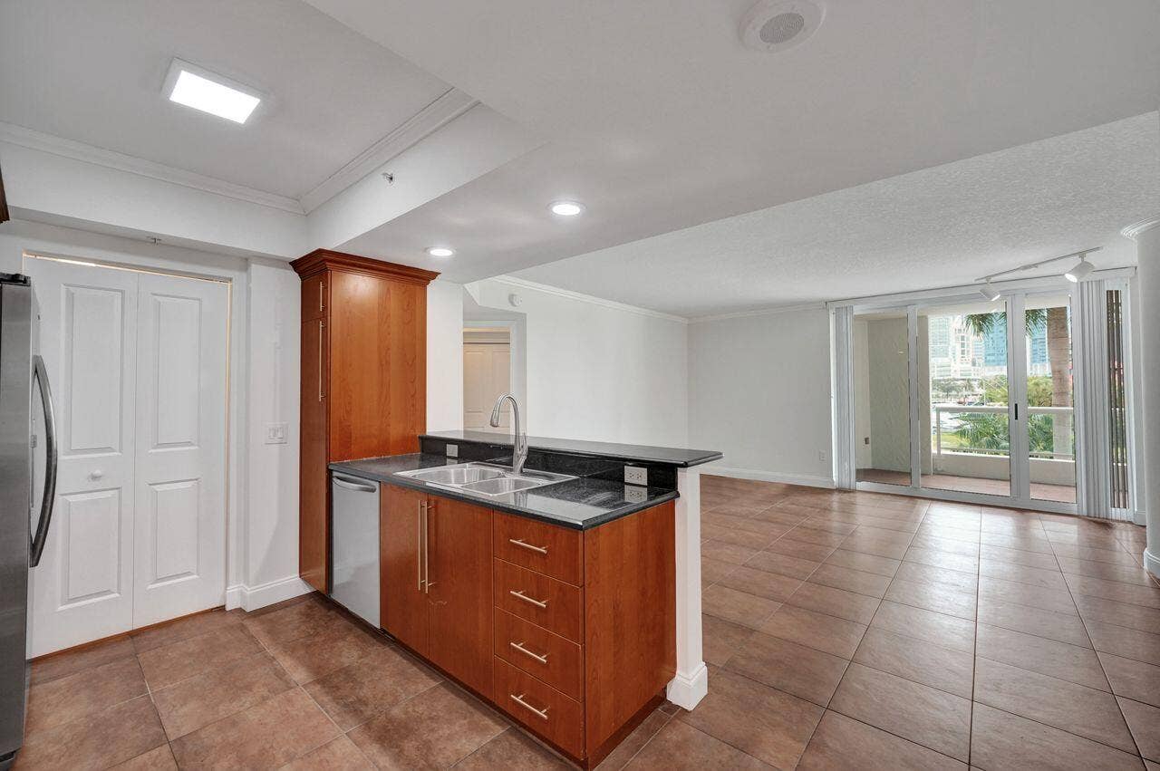 Kitchen/ Living combo