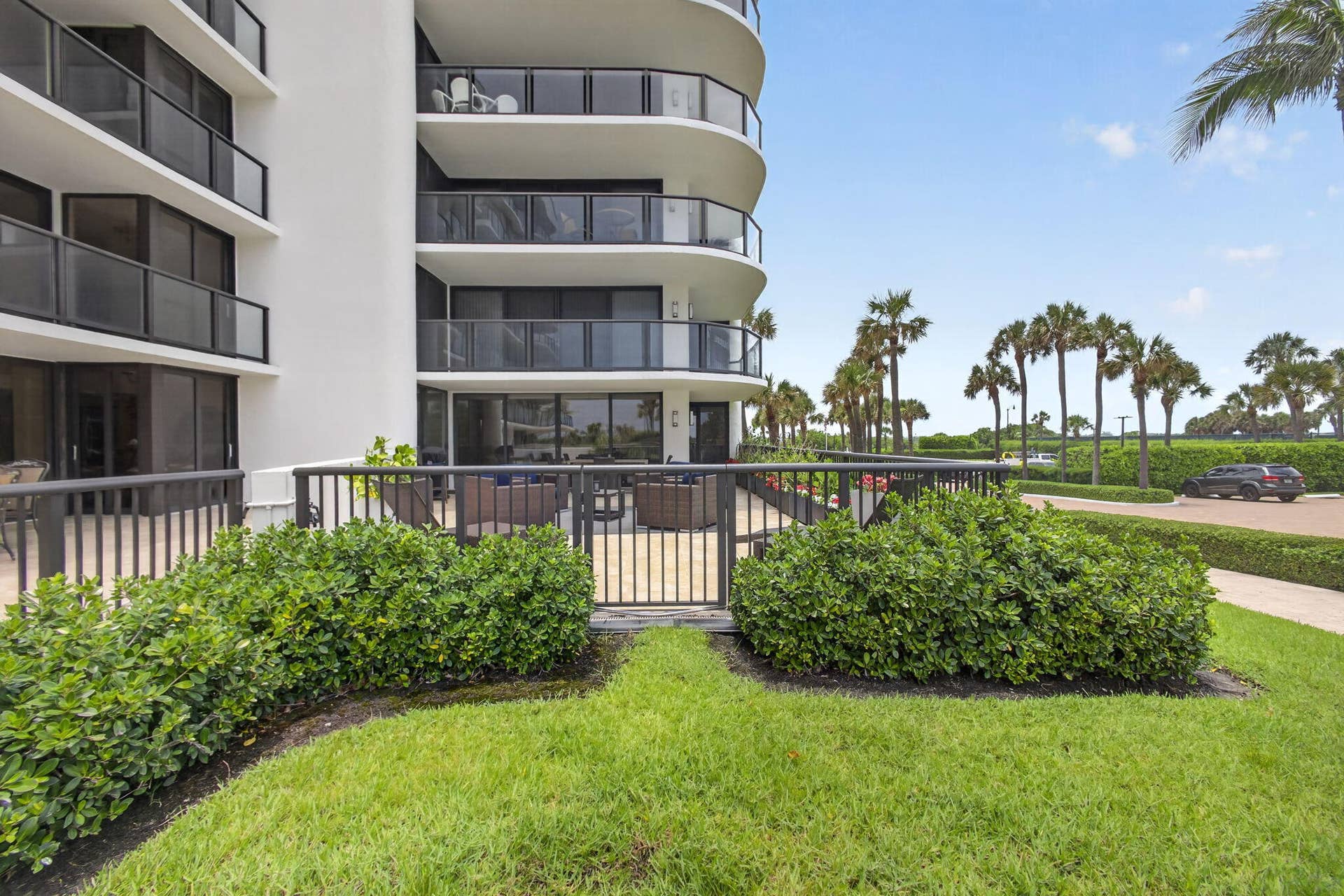3440 S OCEAN Boulevard, #105S, Palm Beach, FL 33480 From home directly to the beach