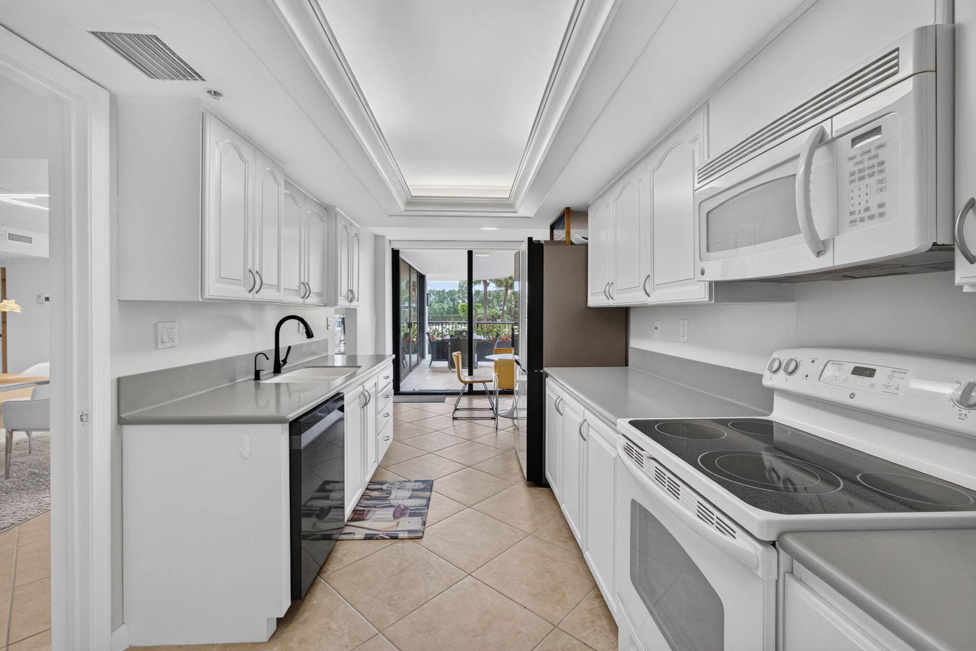 3440 S OCEAN Boulevard, #105S, Palm Beach, FL 33480 Kitchen