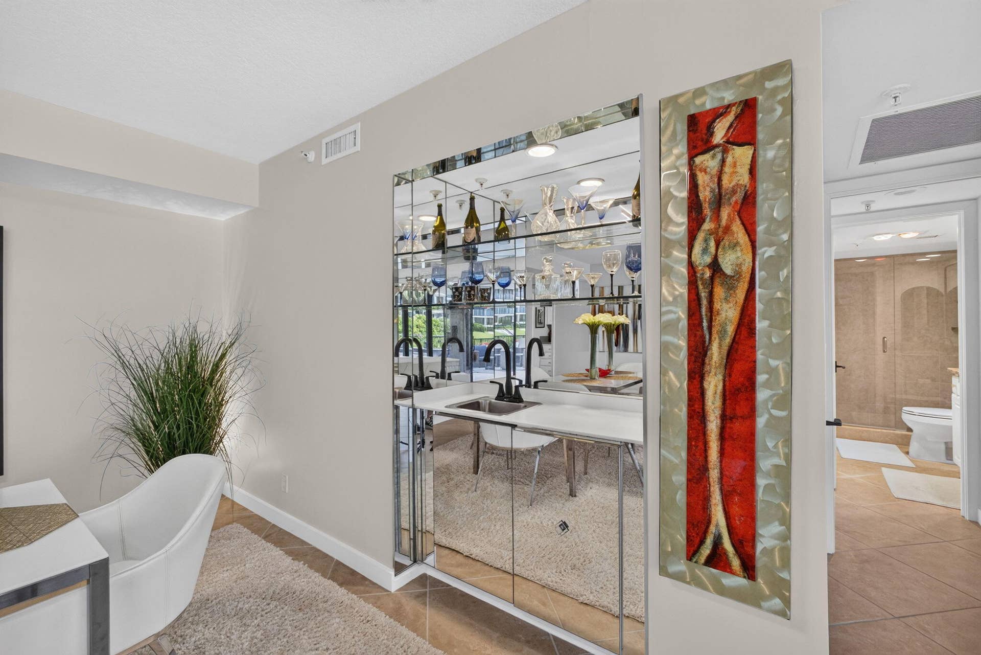 3440 S OCEAN Boulevard, #105S, Palm Beach, FL 33480 Wet Bar