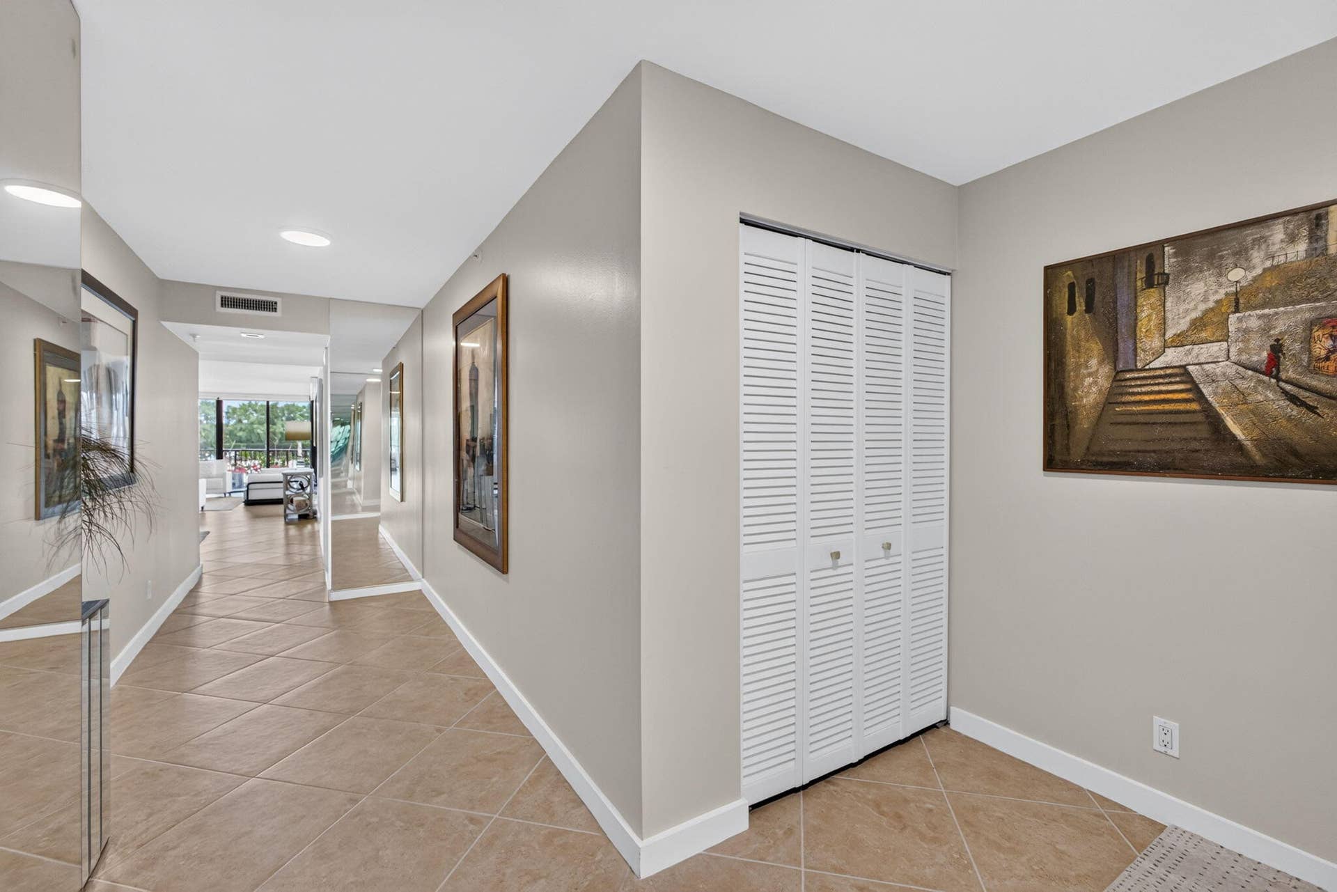 3440 S OCEAN Boulevard, #105S, Palm Beach, FL 33480 Foyer