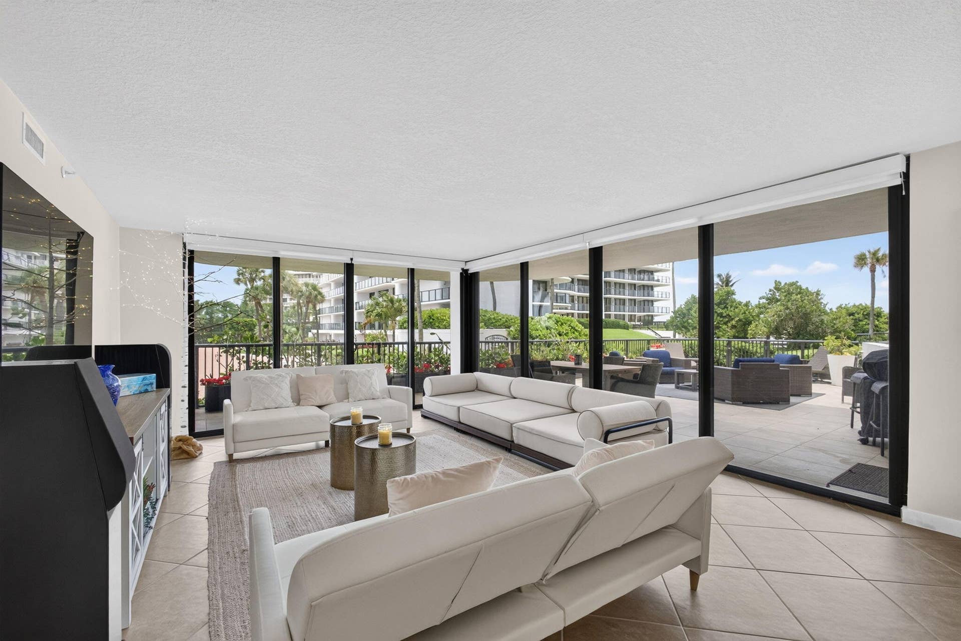 3440 S OCEAN Boulevard, #105S, Palm Beach, FL 33480 Living Room onto Lanai