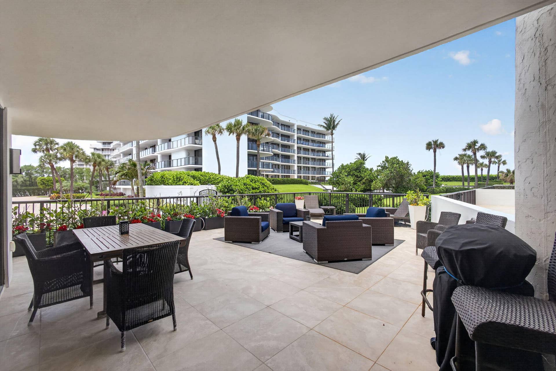 3440 S OCEAN Boulevard, #105S, Palm Beach, FL 33480 Dining outside