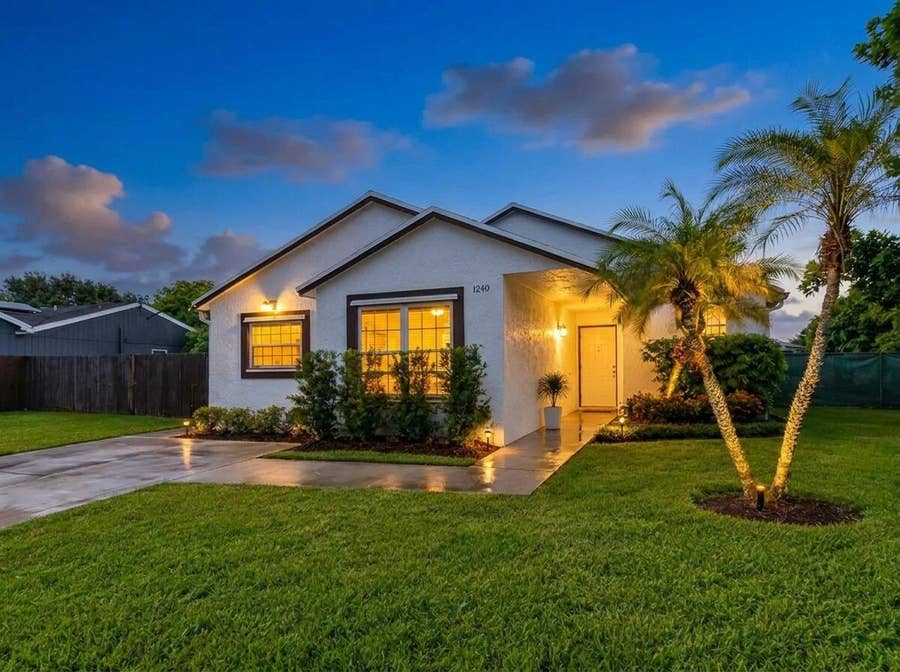 Property photo for 1240 Grandview Circle, Royal Palm Beach, FL
