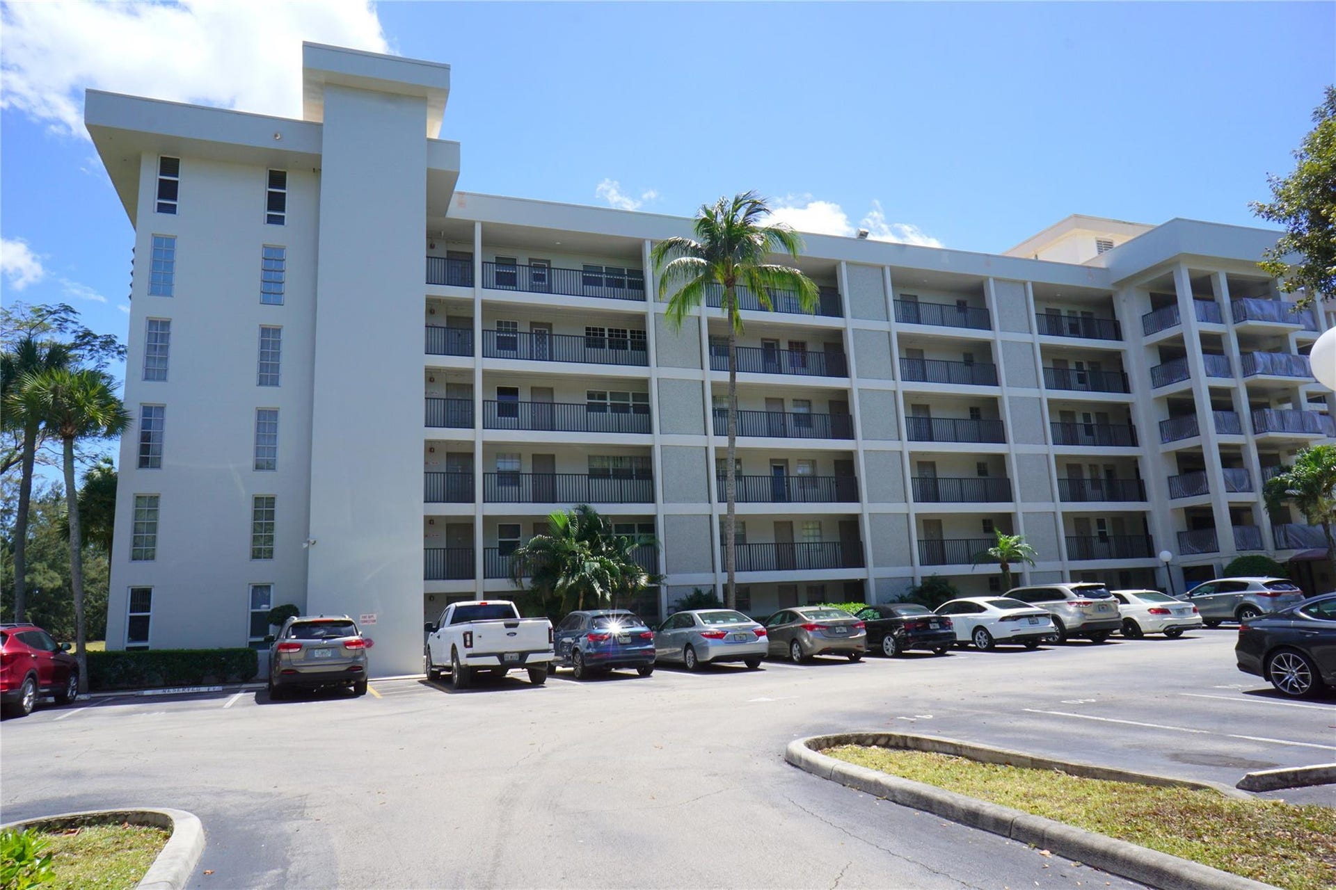 2600 S COURSE Drive, #410, Pompano Beach, FL 33069 Photo 2