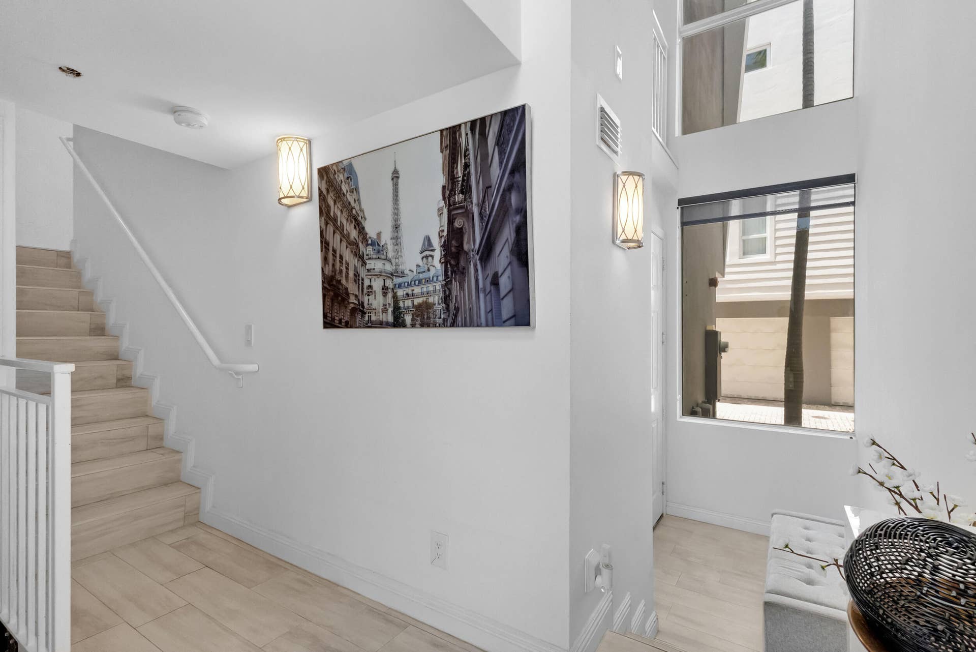 711 SE 16th Court, Fort Lauderdale, FL 33316 23_accutour_01 711-se-16th-ct -024