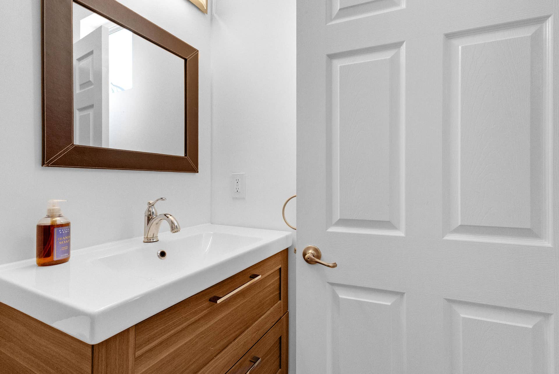 711 SE 16th Court, Fort Lauderdale, FL 33316 63_accutour_01 711-se-16th-ct -064