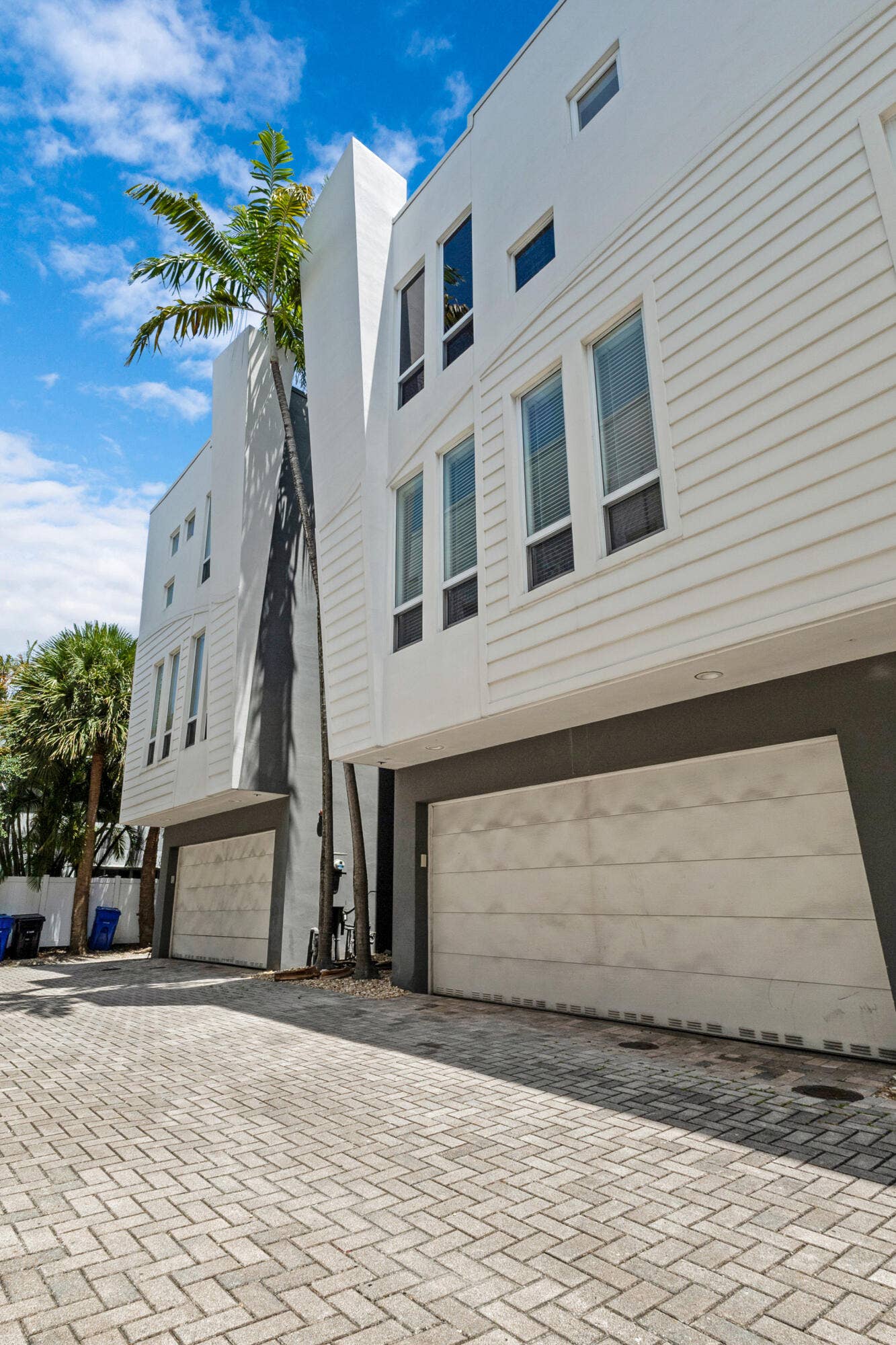 711 SE 16th Court, Fort Lauderdale, FL 33316 72_accutour_01 711-se-16th-ct -074