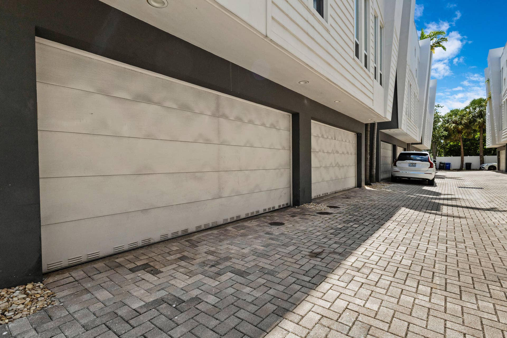 711 SE 16th Court, Fort Lauderdale, FL 33316 68_accutour_01 711-se-16th-ct -069