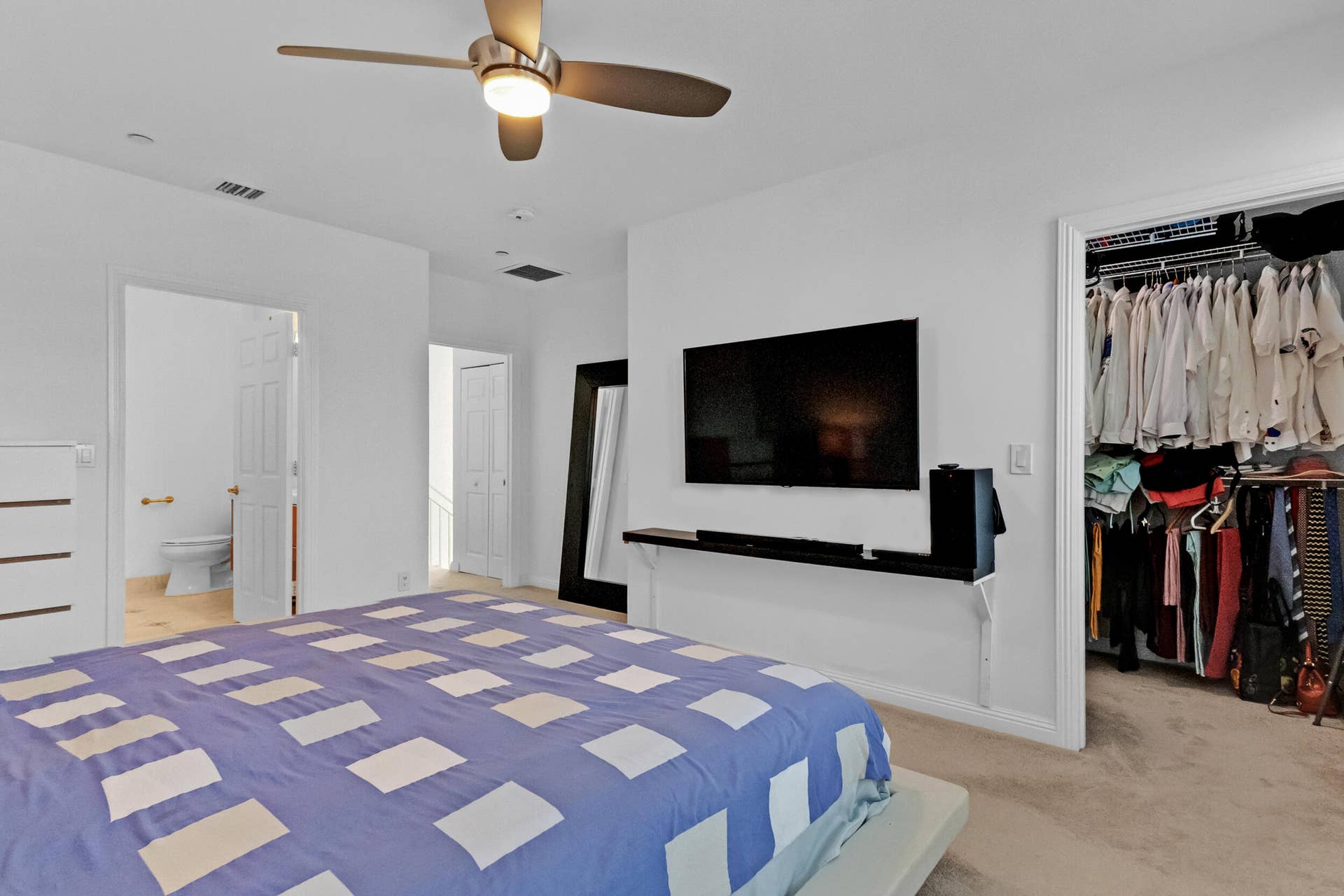 711 SE 16th Court, Fort Lauderdale, FL 33316 48_accutour_01 711-se-16th-ct -049