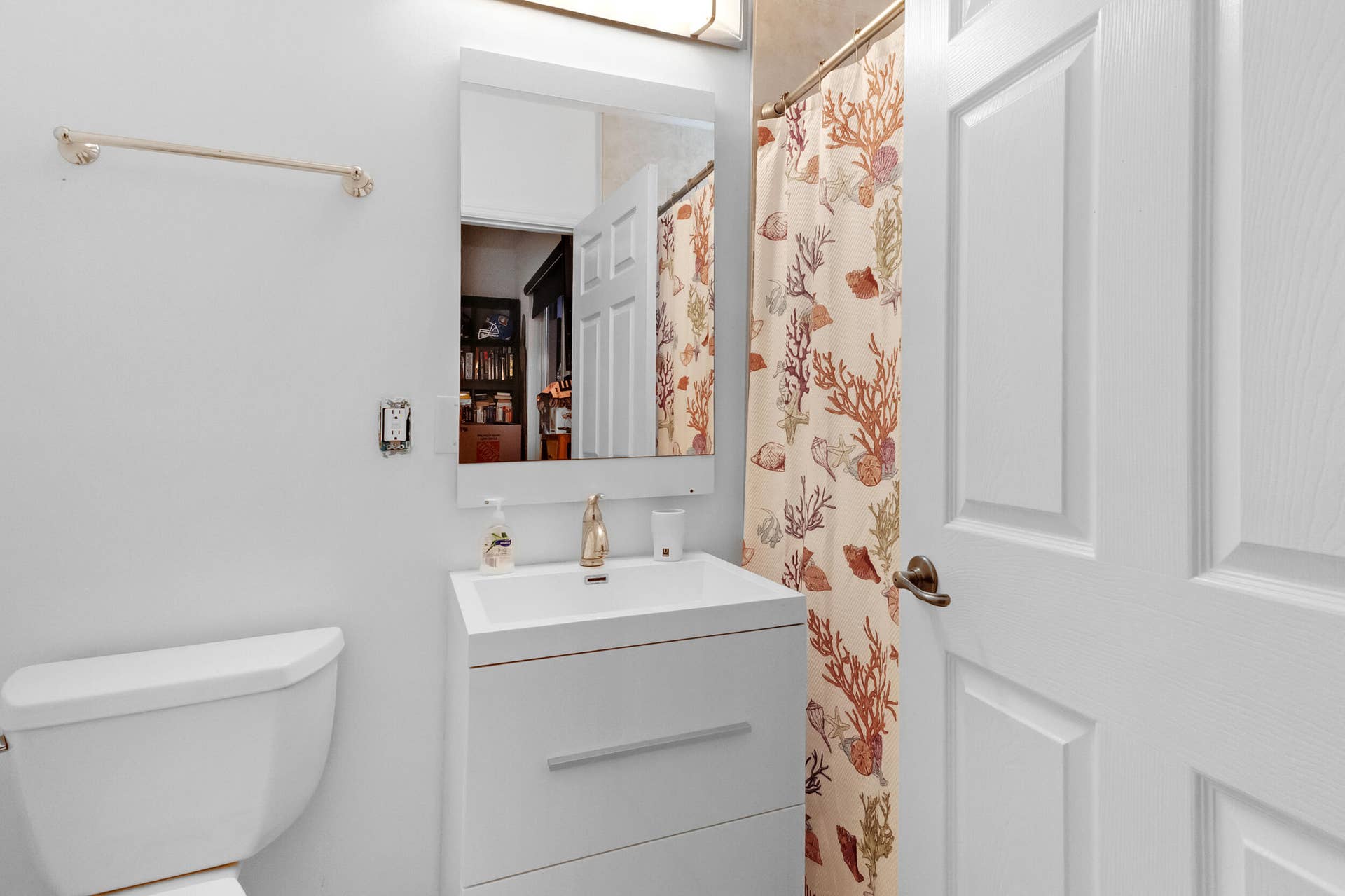 711 SE 16th Court, Fort Lauderdale, FL 33316 20_accutour_01 711-se-16th-ct -021