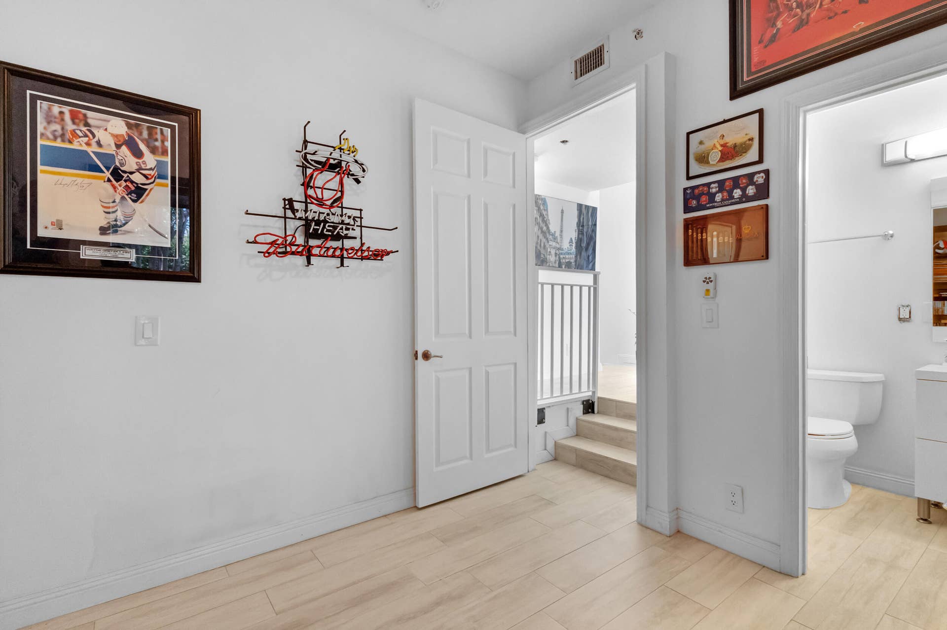 711 SE 16th Court, Fort Lauderdale, FL 33316 17_accutour_01 711-se-16th-ct -018
