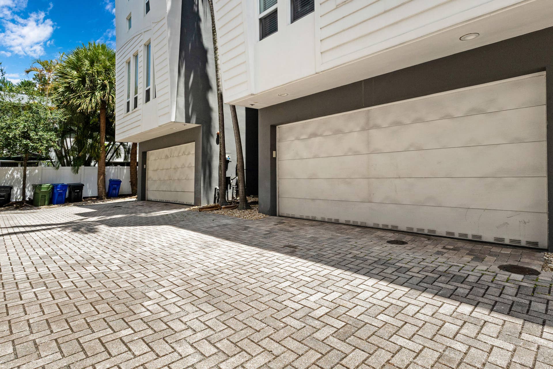 711 SE 16th Court, Fort Lauderdale, FL 33316 69_accutour_01 711-se-16th-ct -070