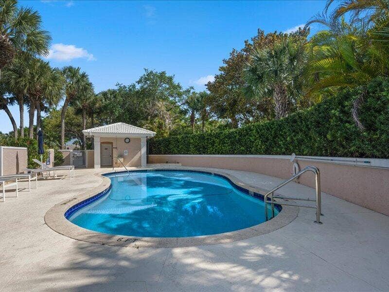 17104 Crossgate Drive, Jupiter, FL 33477 Community Pool