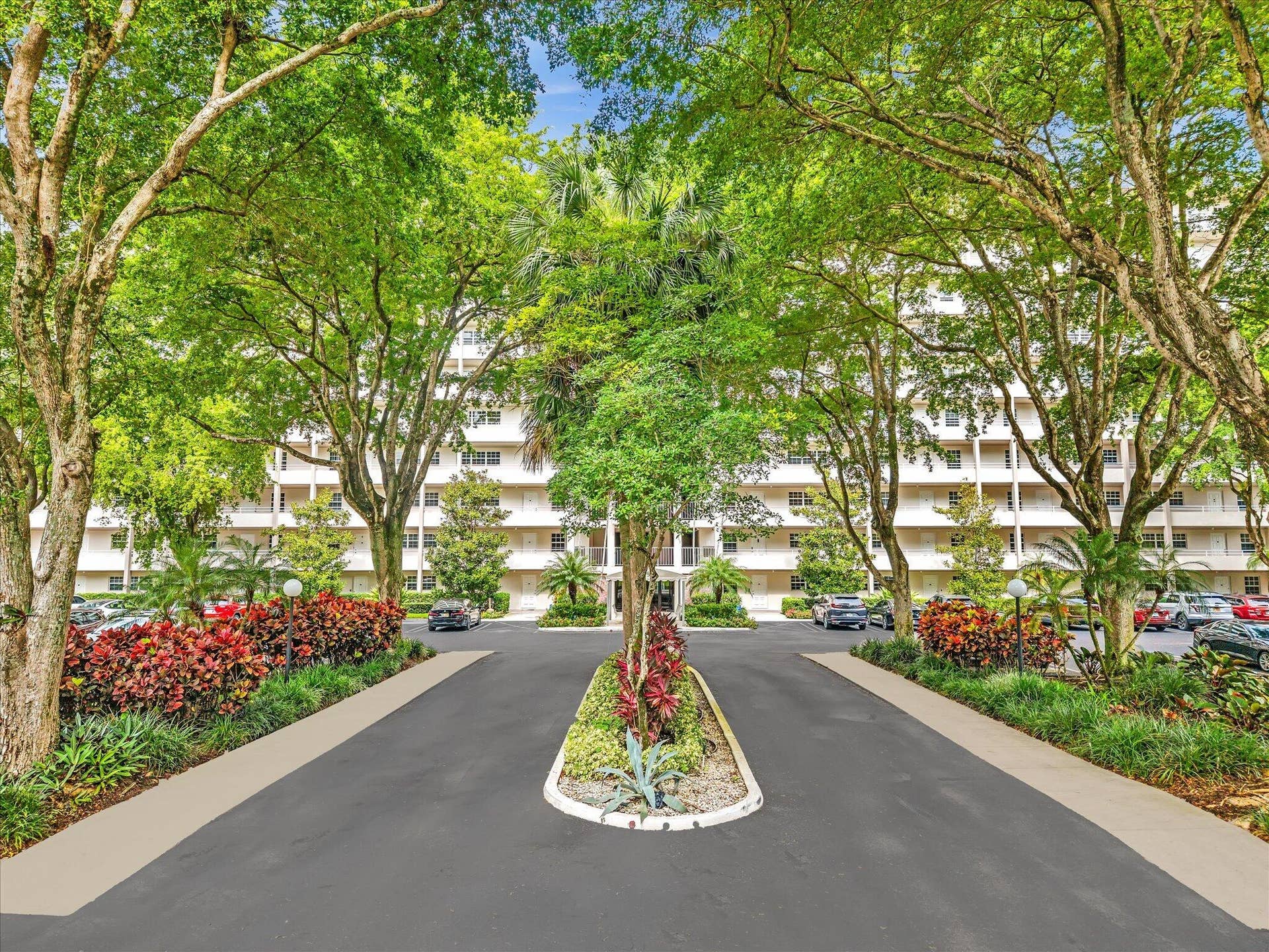 605 OAKS Drive, #810, Pompano Beach, FL 33069 4-FPP_0031_D