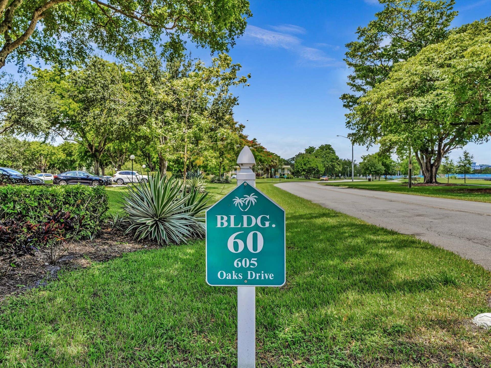 605 OAKS Drive, #810, Pompano Beach, FL 33069 Palm-Aire Bldg. 60