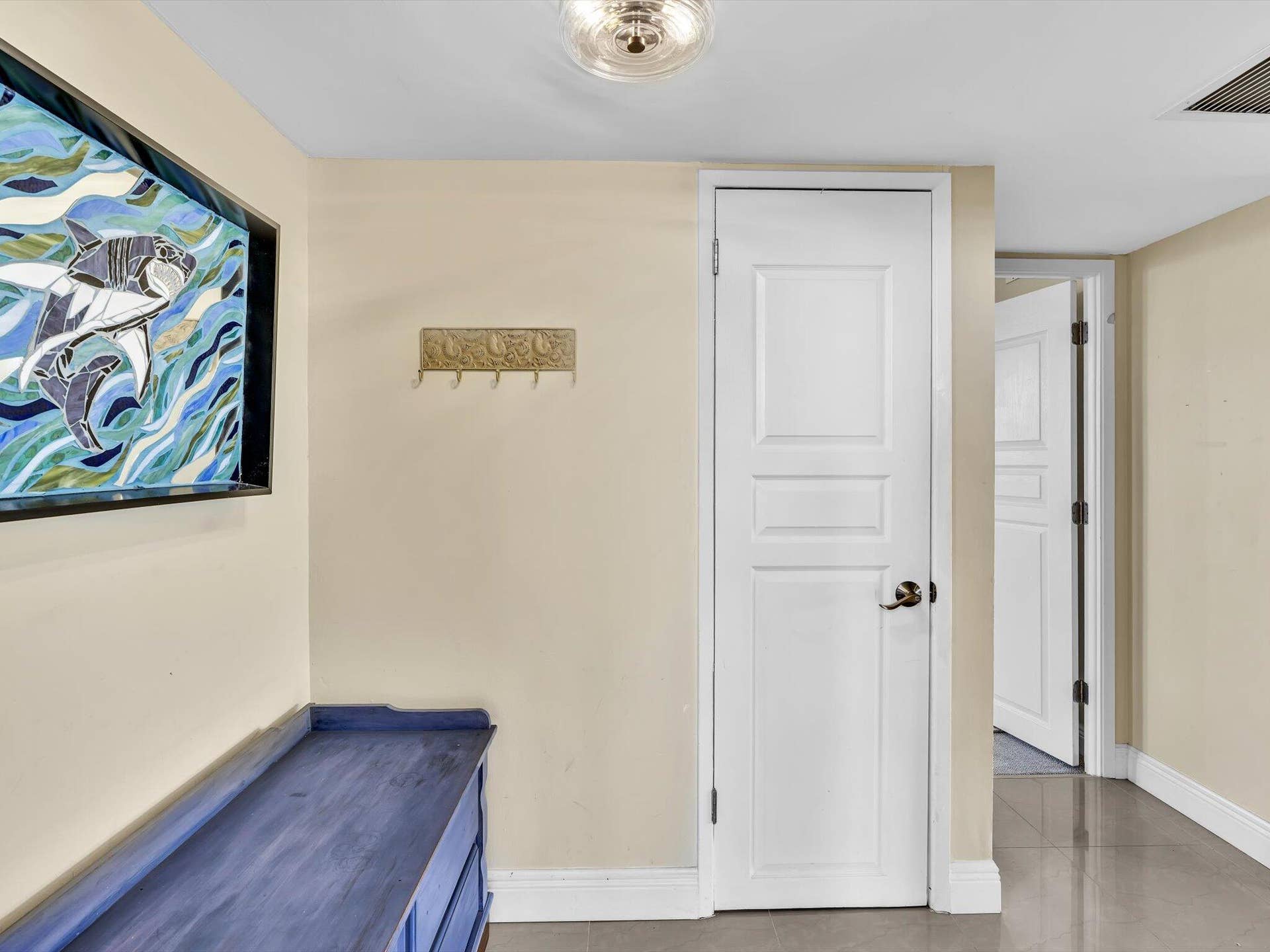 605 OAKS Drive, #810, Pompano Beach, FL 33069 Unit Foyer