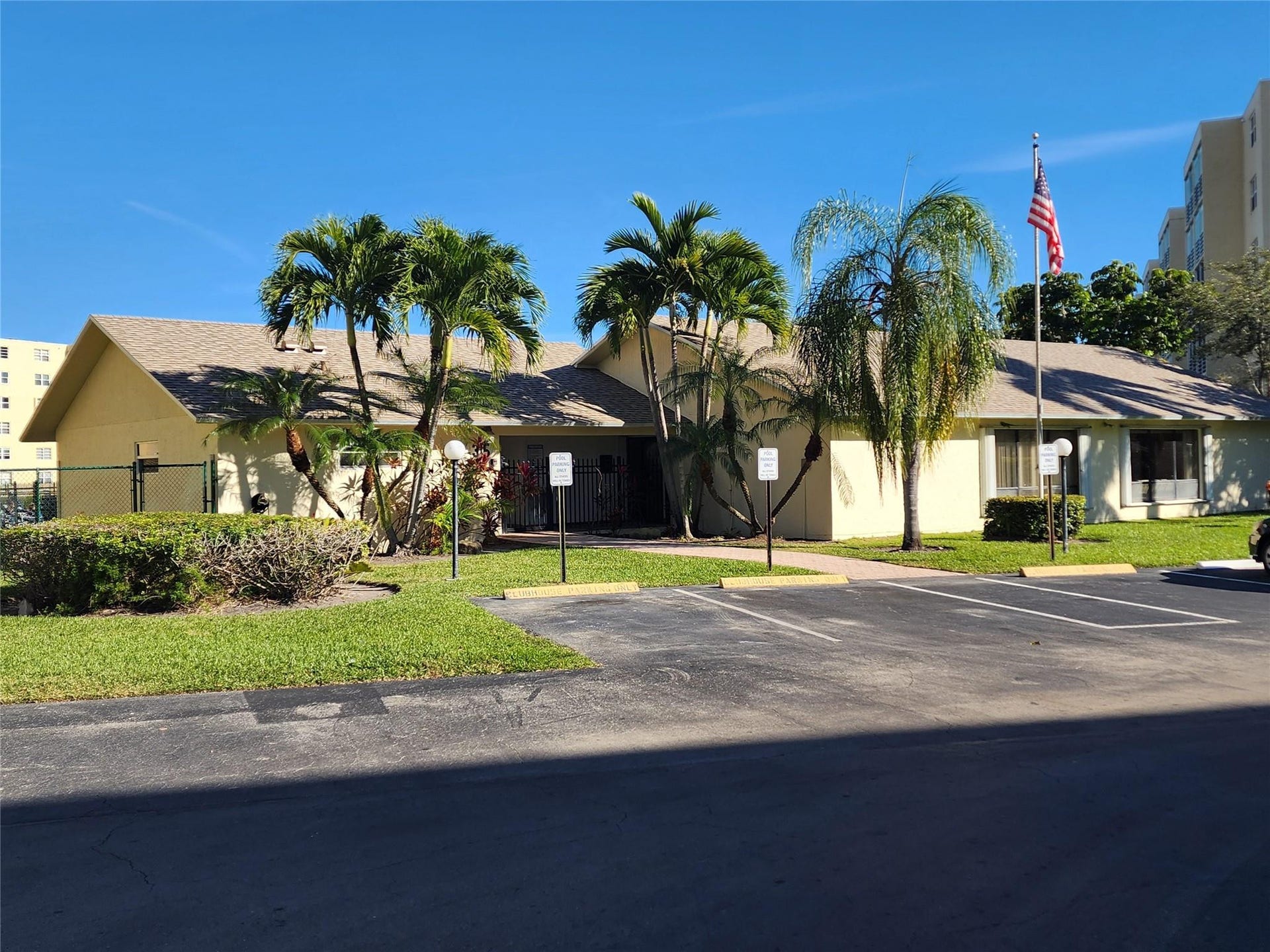 321 SE 3rd Street, #302, Dania Beach, FL 33004 Clubhouse