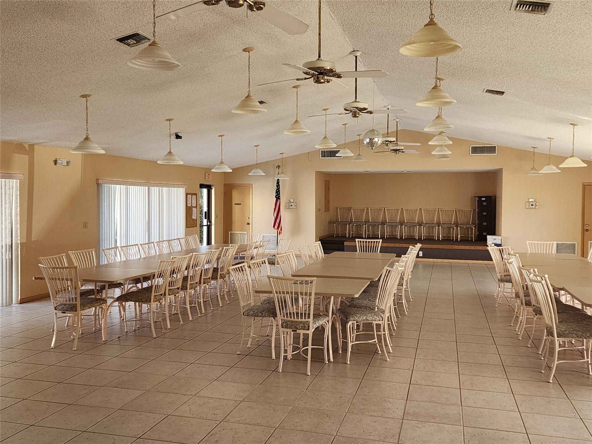 321 SE 3rd Street, #302, Dania Beach, FL 33004 Community room