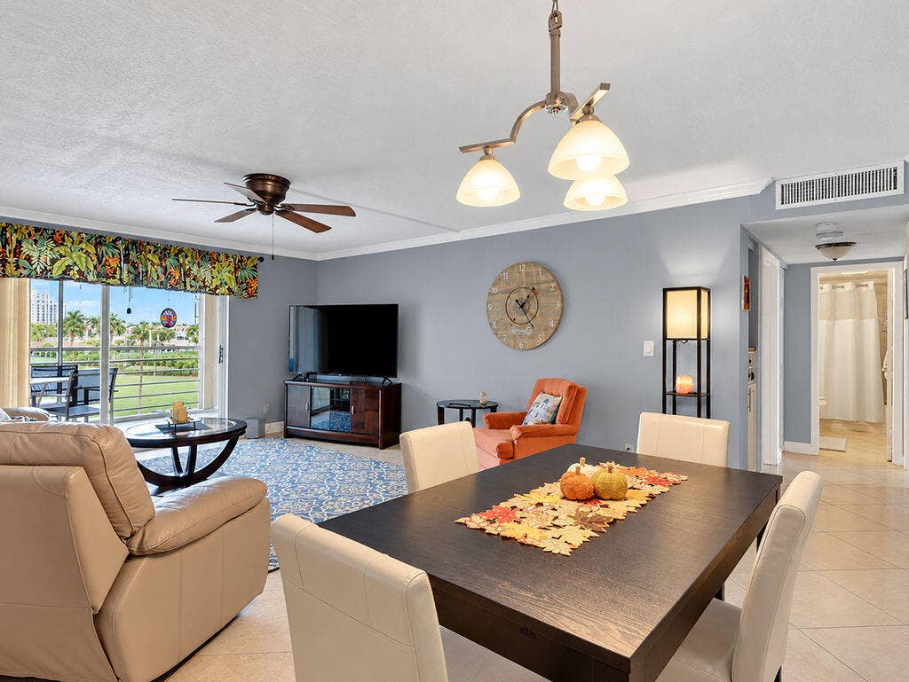 321 SE 3rd Street, #302, Dania Beach, FL 33004 DINLIV02