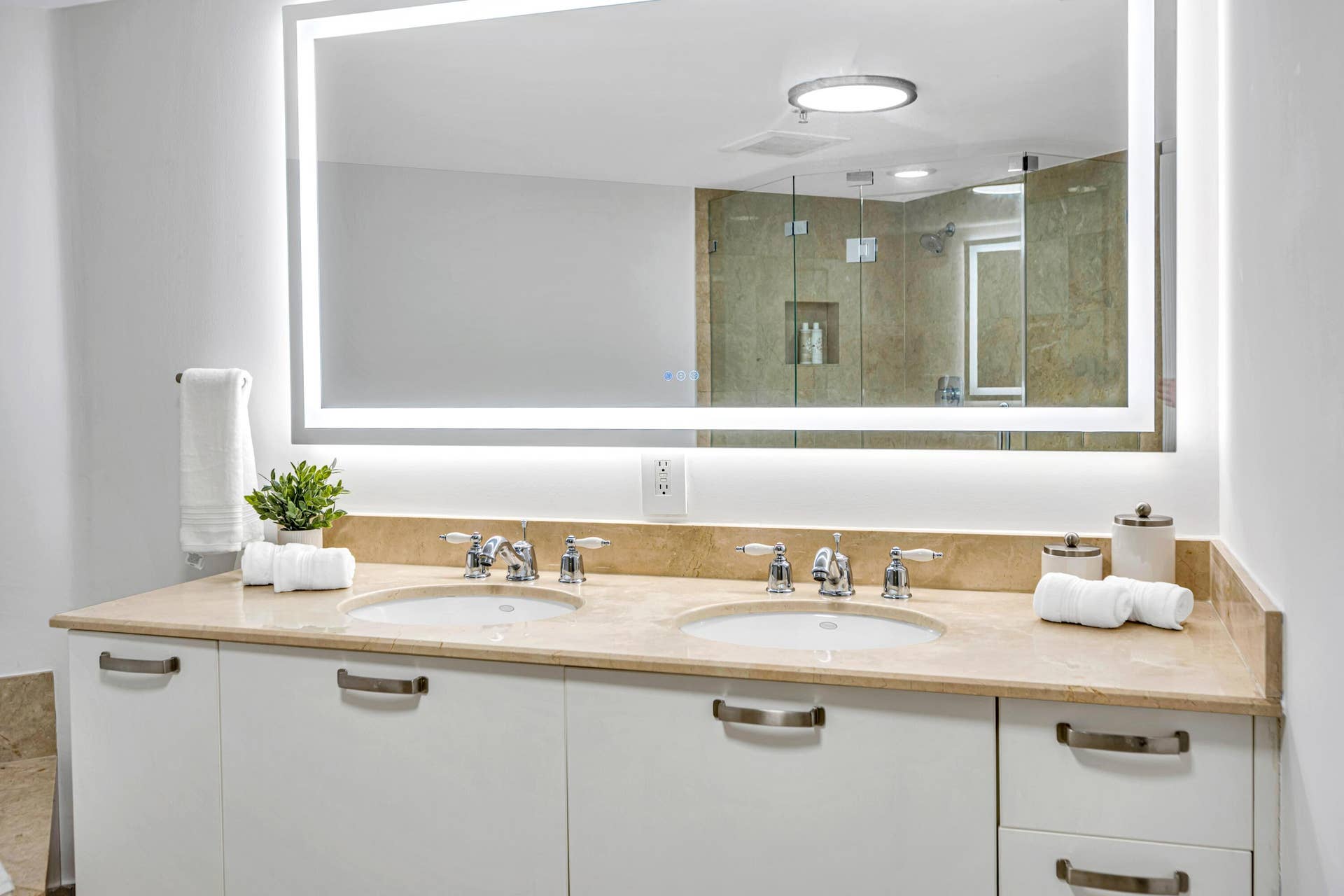2011 N Ocean Boulevard, #405, Fort Lauderdale, FL 33305 2011 N OCEAN BLVD #405N-46