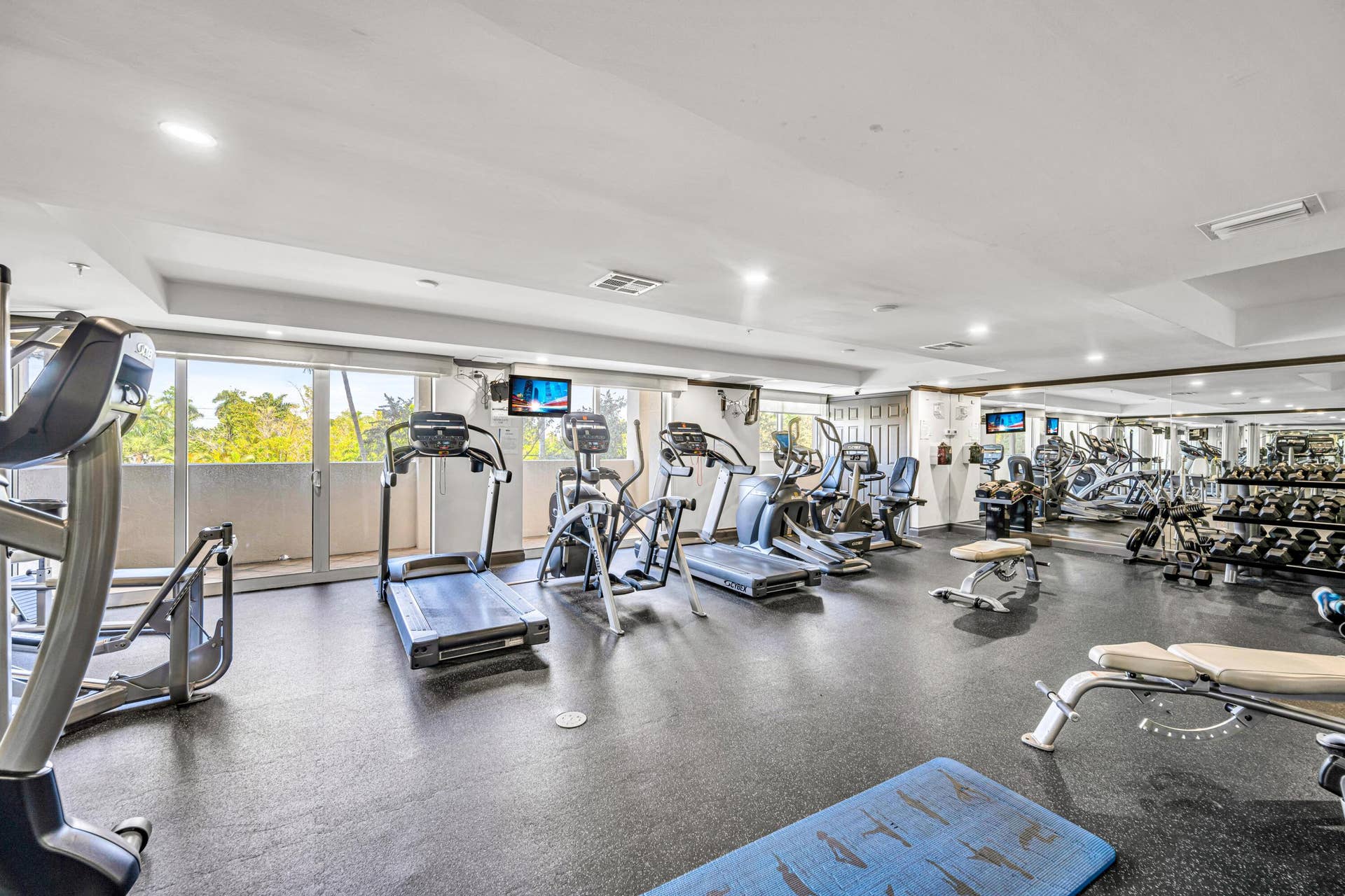 2011 N Ocean Boulevard, #405, Fort Lauderdale, FL 33305 2011 N OCEAN BLVD #405N-60