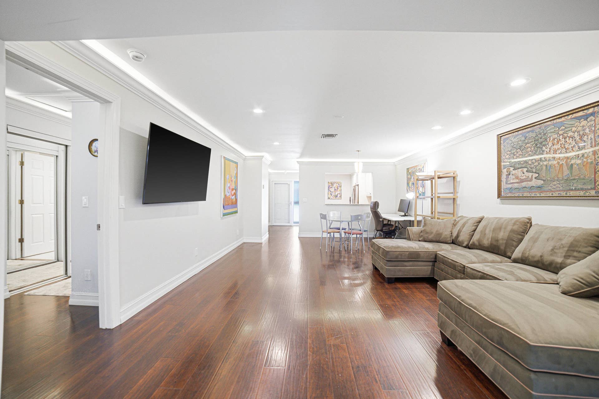 85 PELICAN POINTE Drive, #203, Delray Beach, FL 33483 Livingroom-D