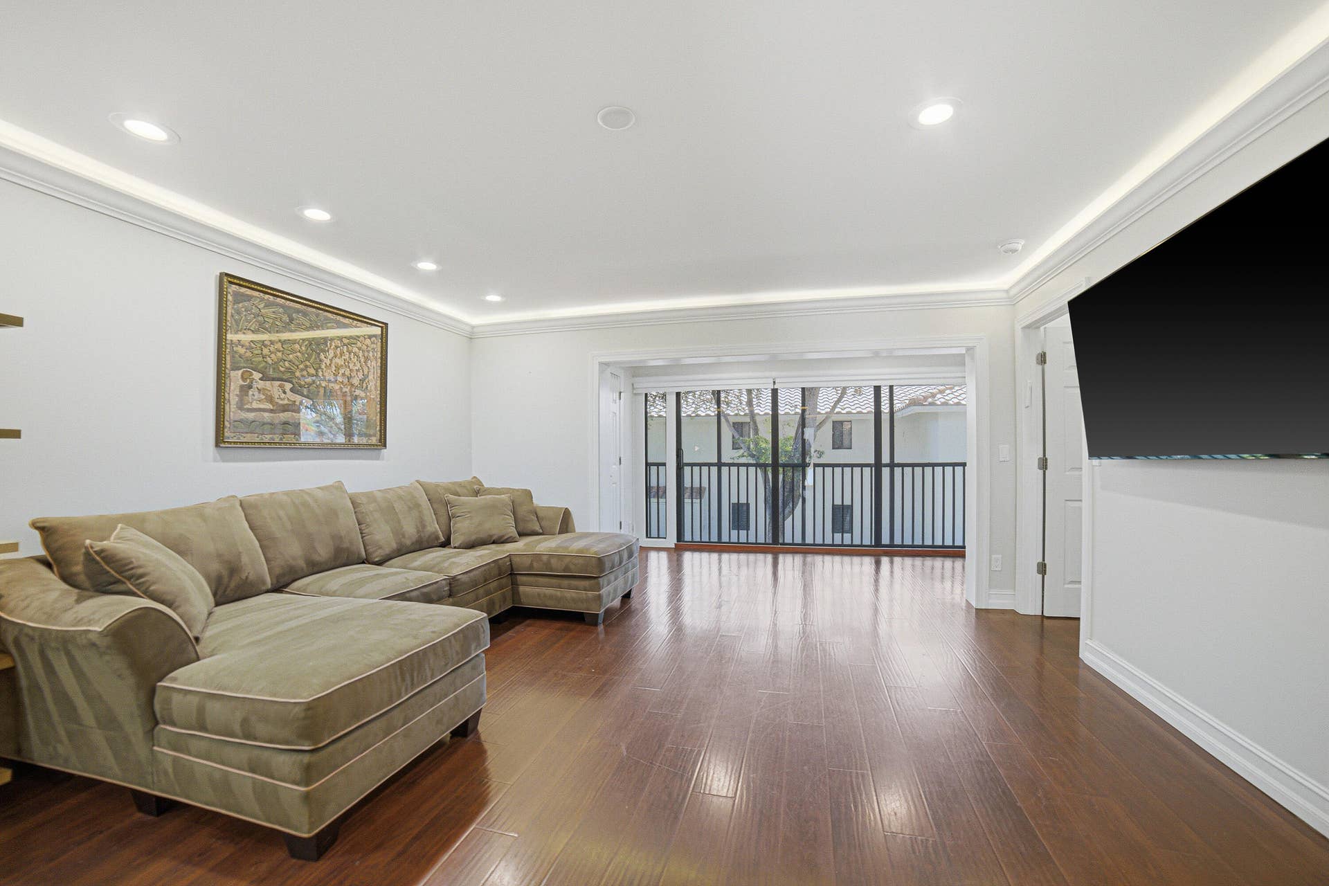 85 PELICAN POINTE Drive, #203, Delray Beach, FL 33483 Livingroom-B