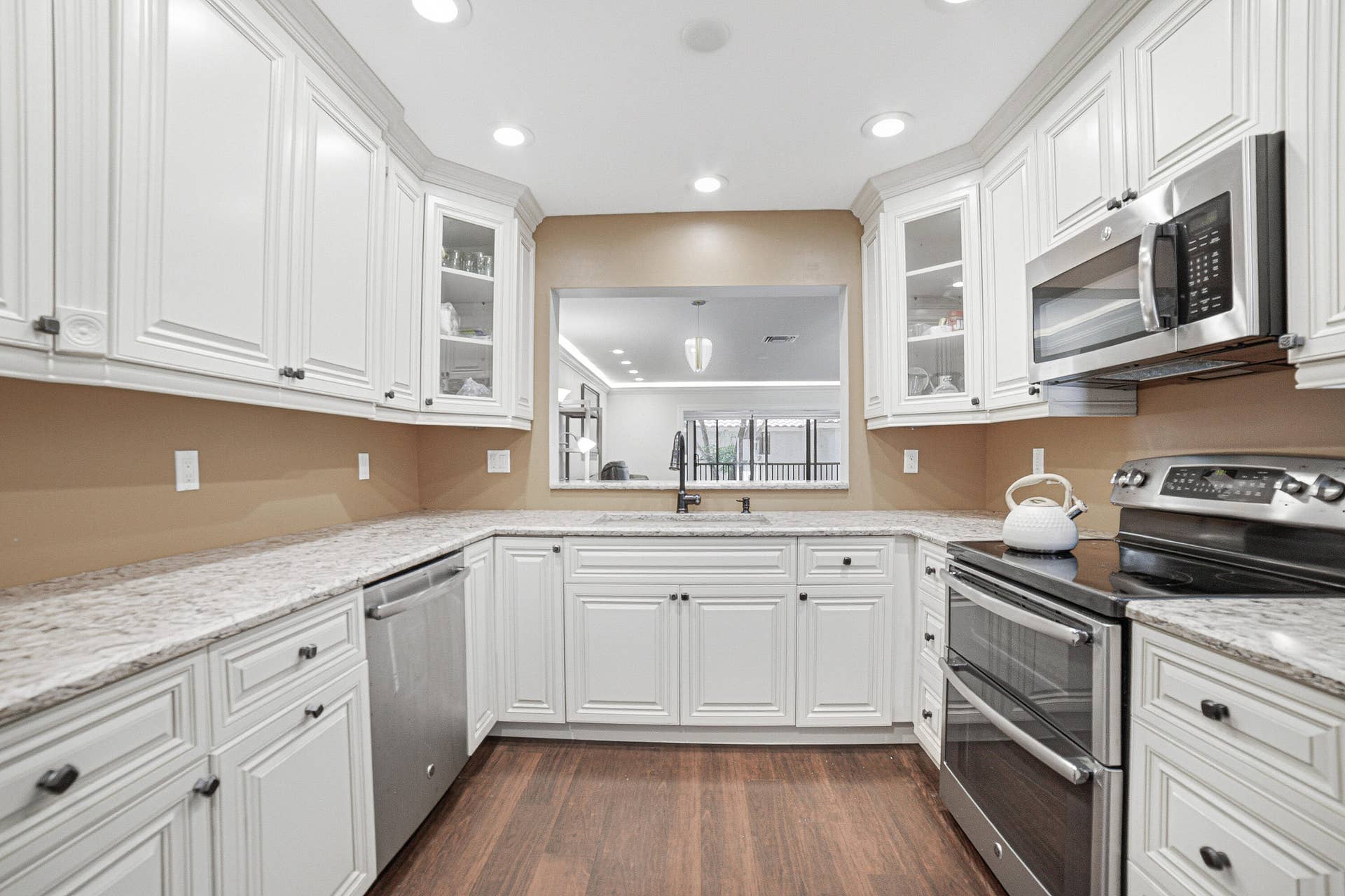 85 PELICAN POINTE Drive, #203, Delray Beach, FL 33483 Kitchen-B
