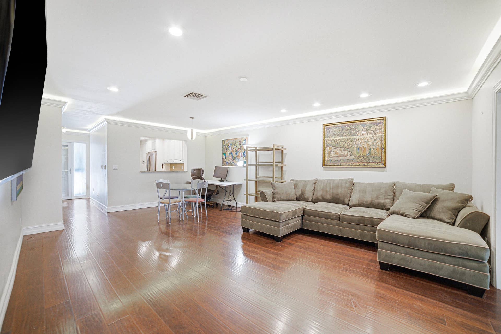 85 PELICAN POINTE Drive, #203, Delray Beach, FL 33483 Livingroom-C