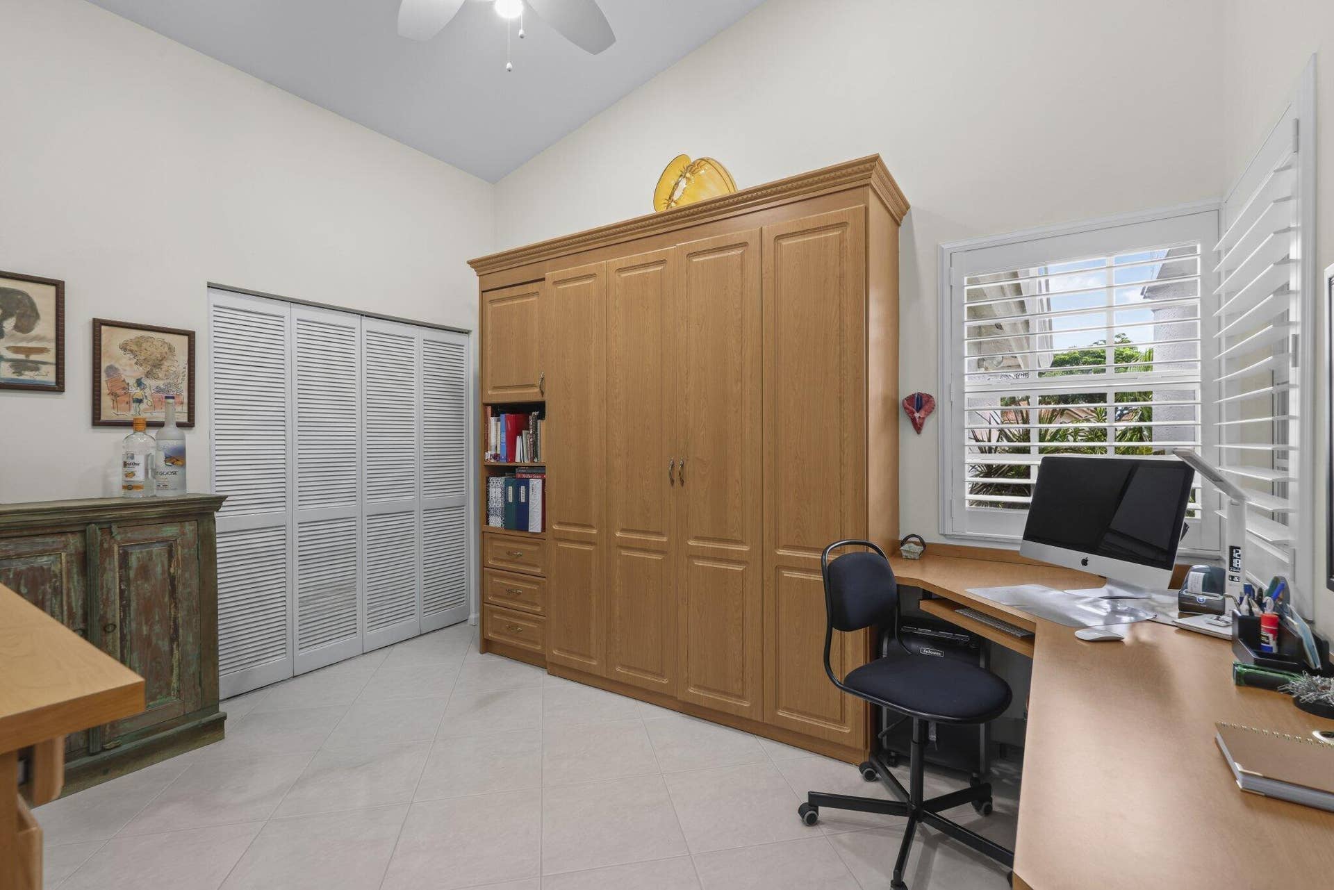 2nd bedroom