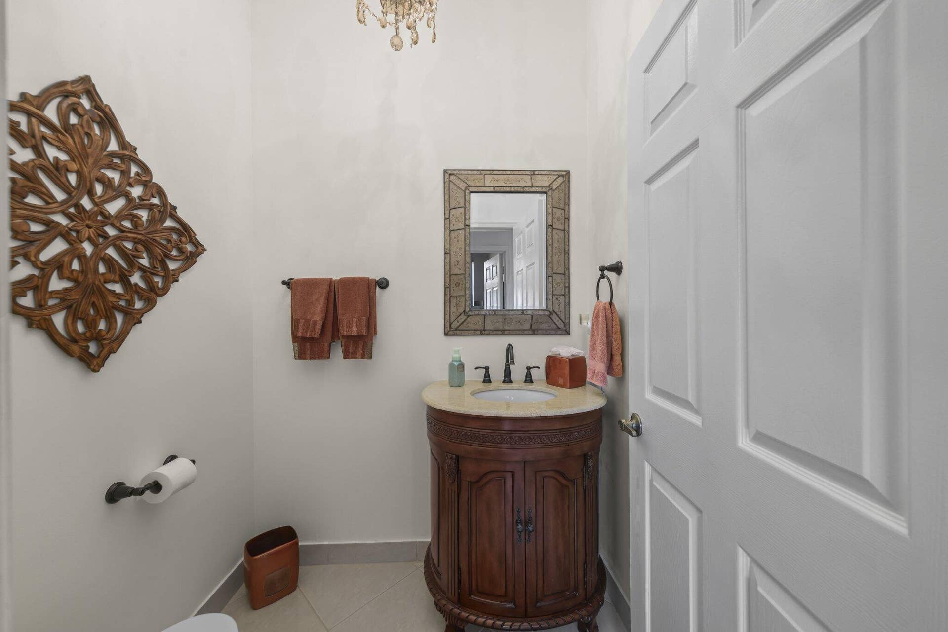 1/2 Bathroom
