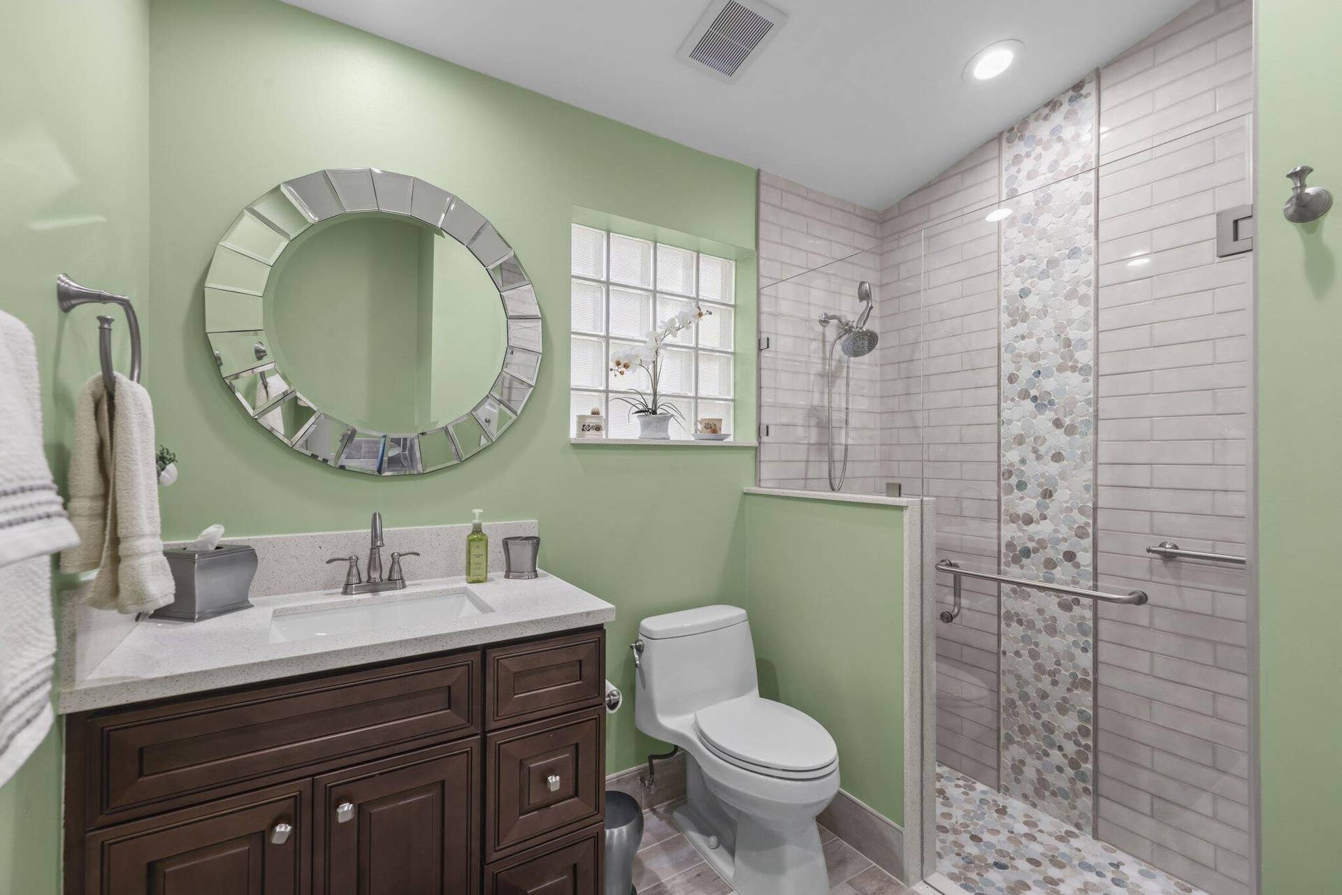 2nd bathroom