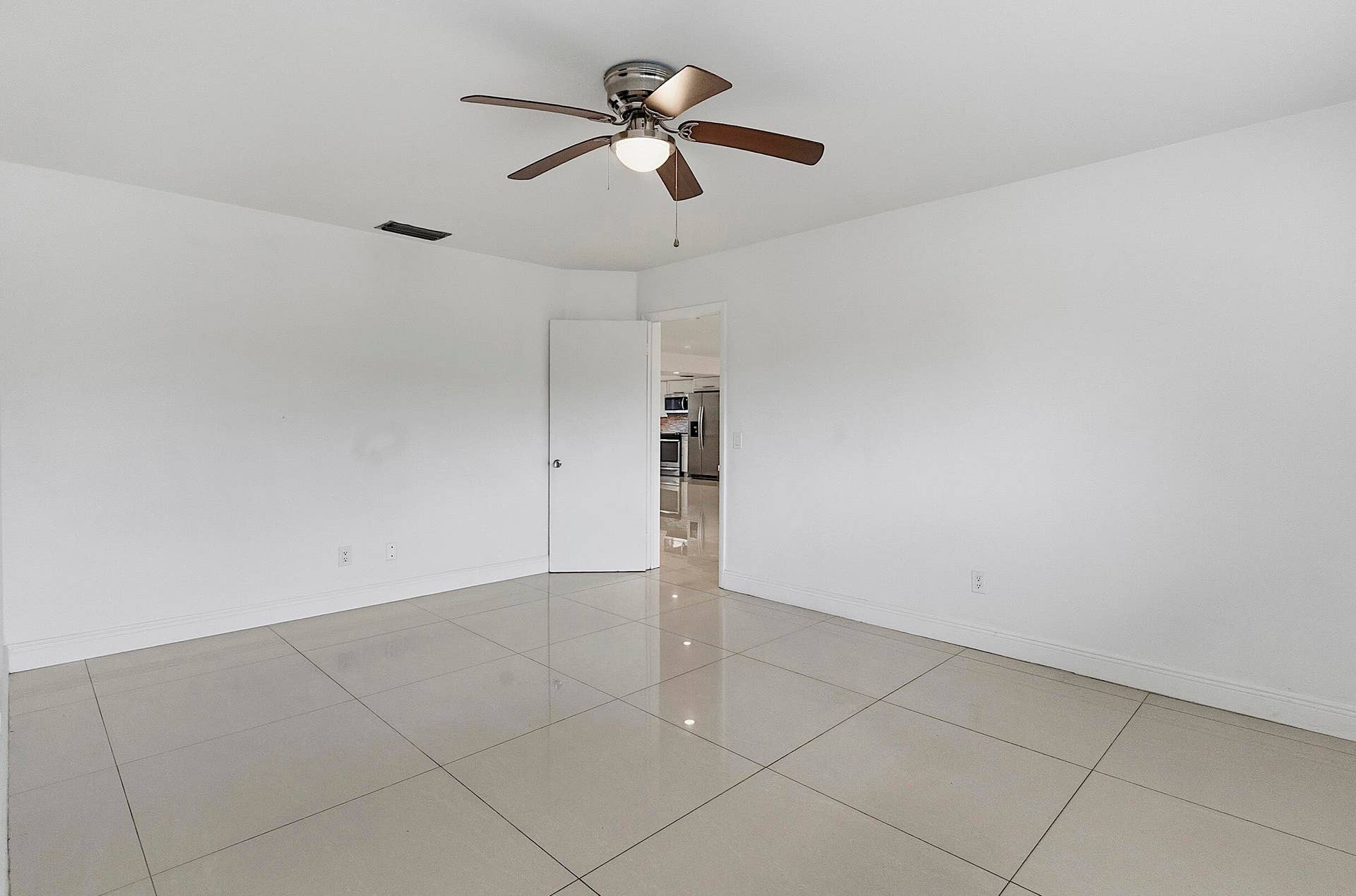 2910 NE 40TH Court, Lighthouse Point, Lighthouse Point, FL 33064 2910 NE 40th Ct - - 028