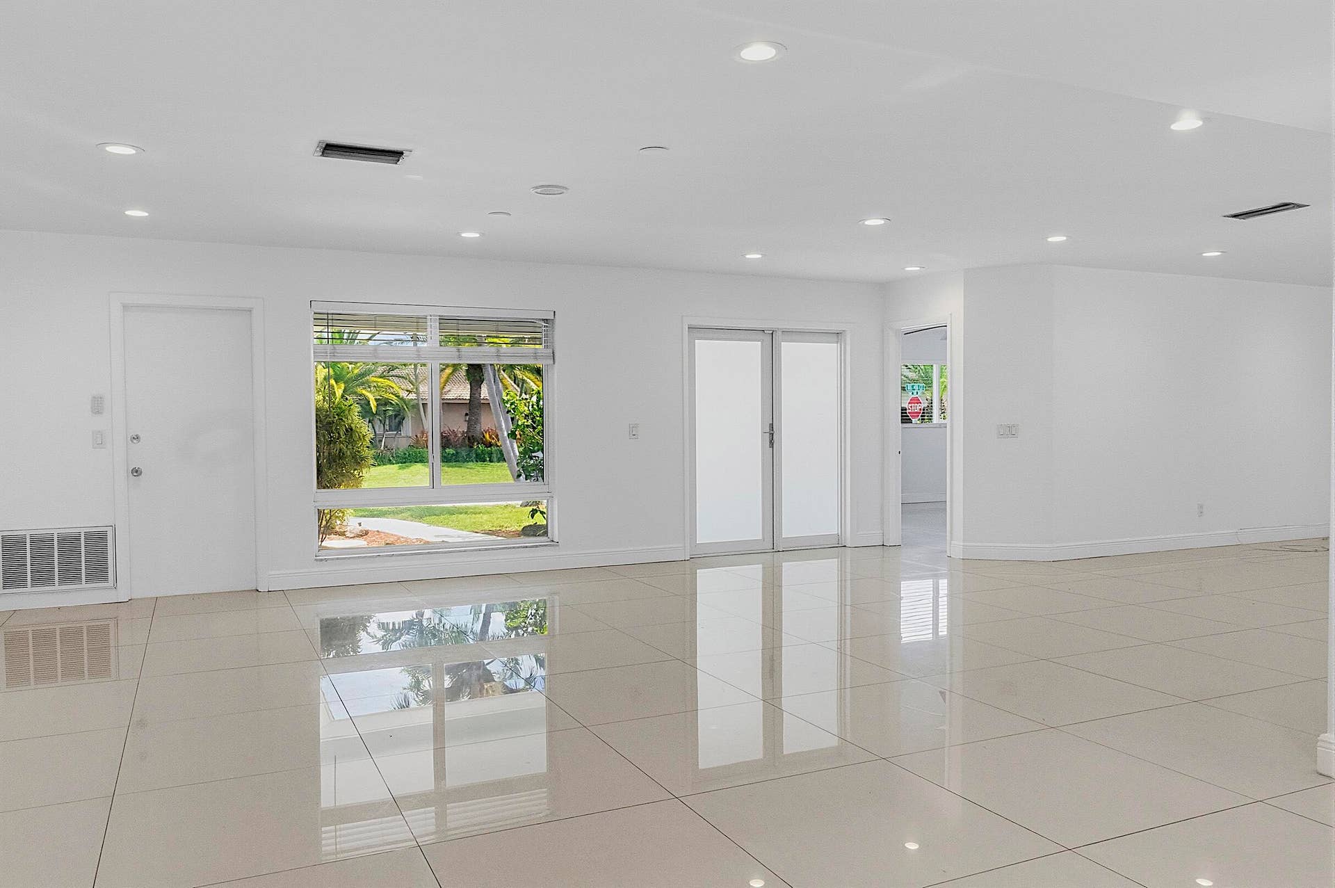 2910 NE 40TH Court, Lighthouse Point, Lighthouse Point, FL 33064 2910 NE 40th Ct - - 024