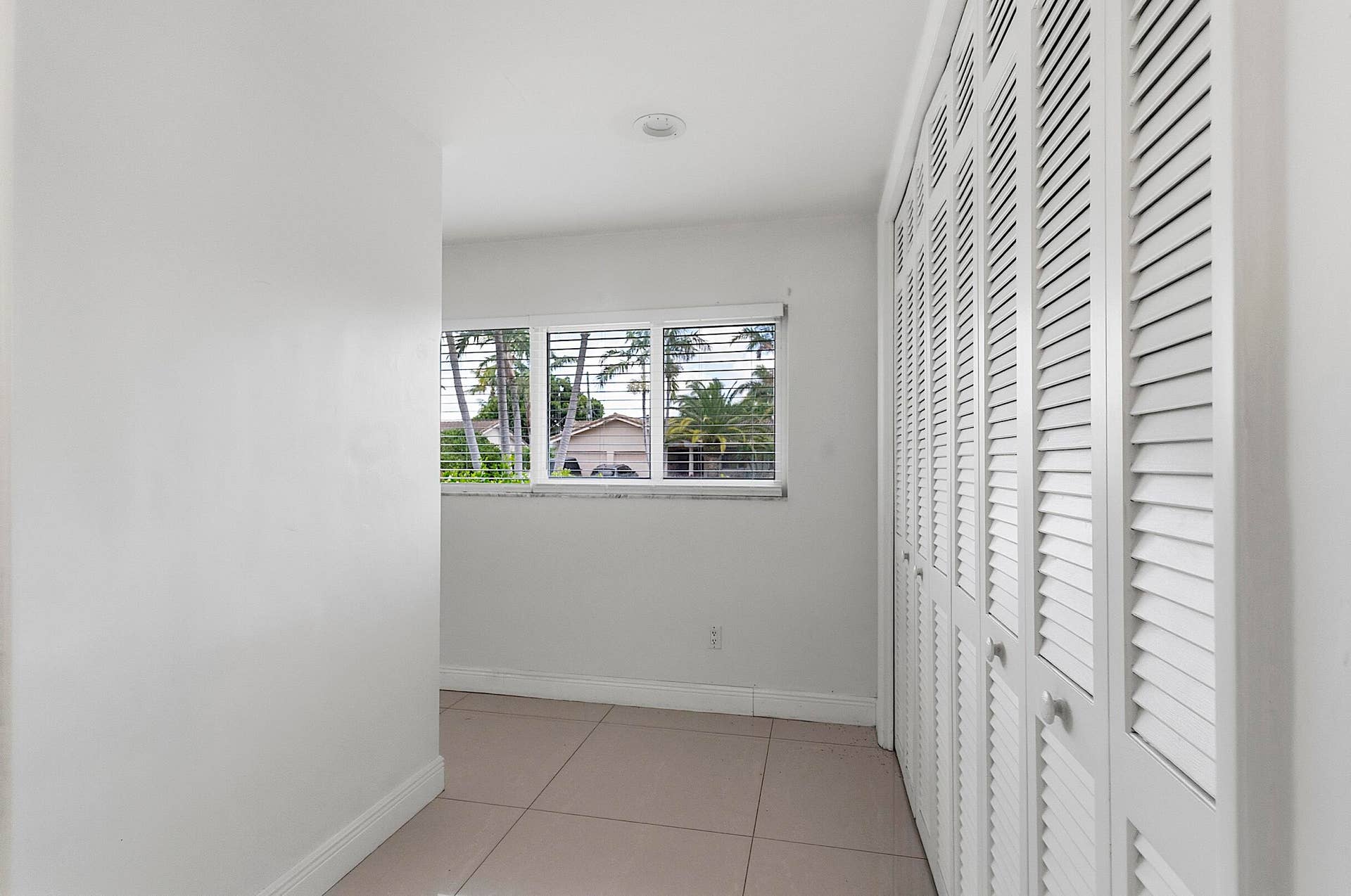 2910 NE 40TH Court, Lighthouse Point, Lighthouse Point, FL 33064 2910 NE 40th Ct - - 033