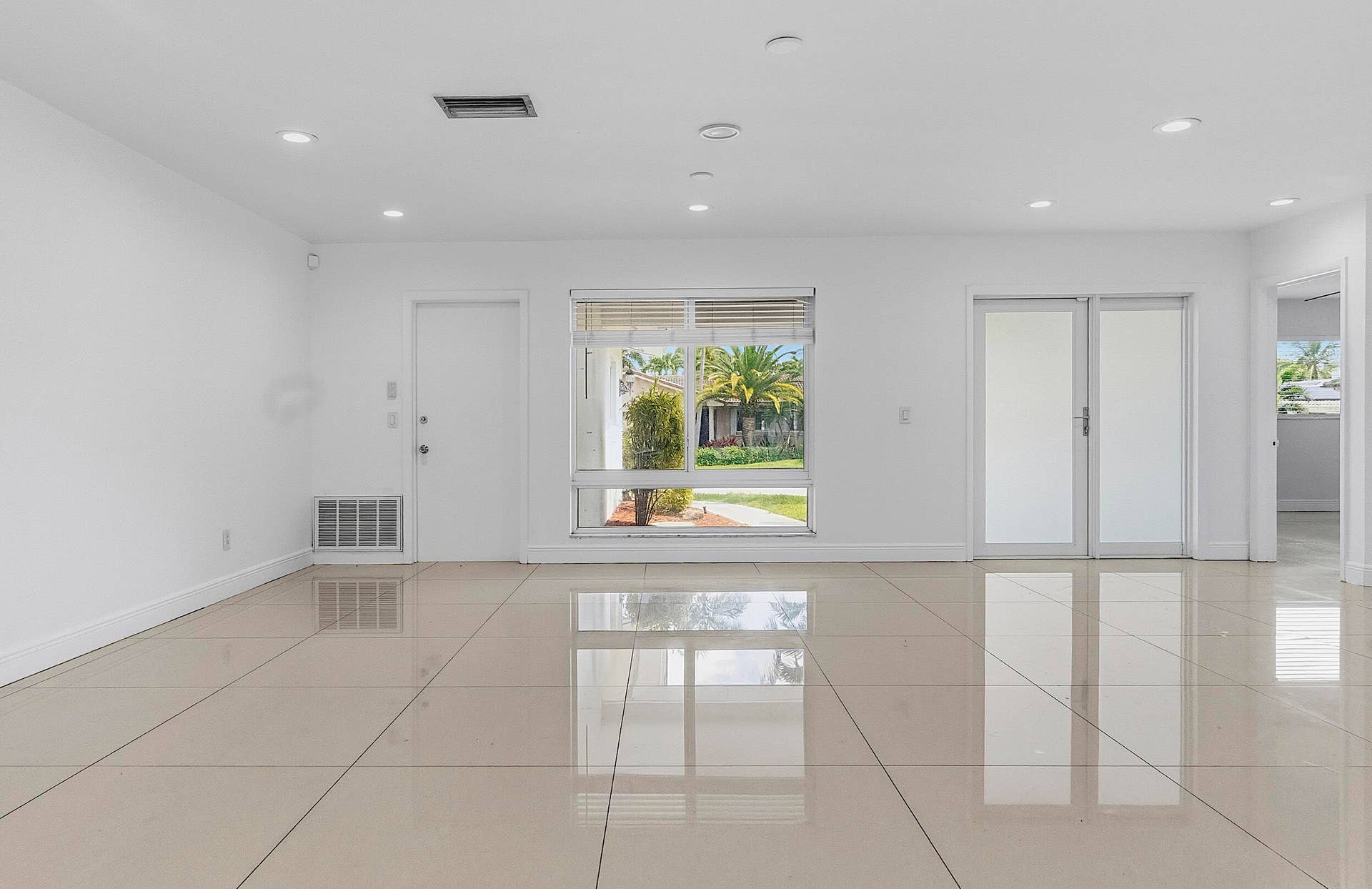 2910 NE 40TH Court, Lighthouse Point, Lighthouse Point, FL 33064 2910 NE 40th Ct - - 011