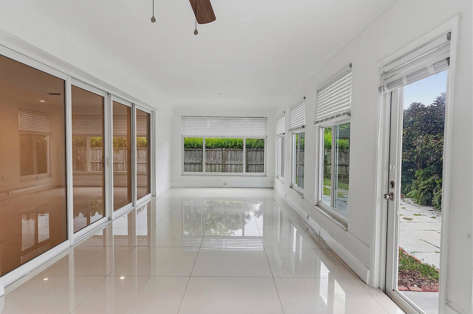 2910 NE 40TH Court, Lighthouse Point, Lighthouse Point, FL 33064 2910 NE 40th Ct - - 039