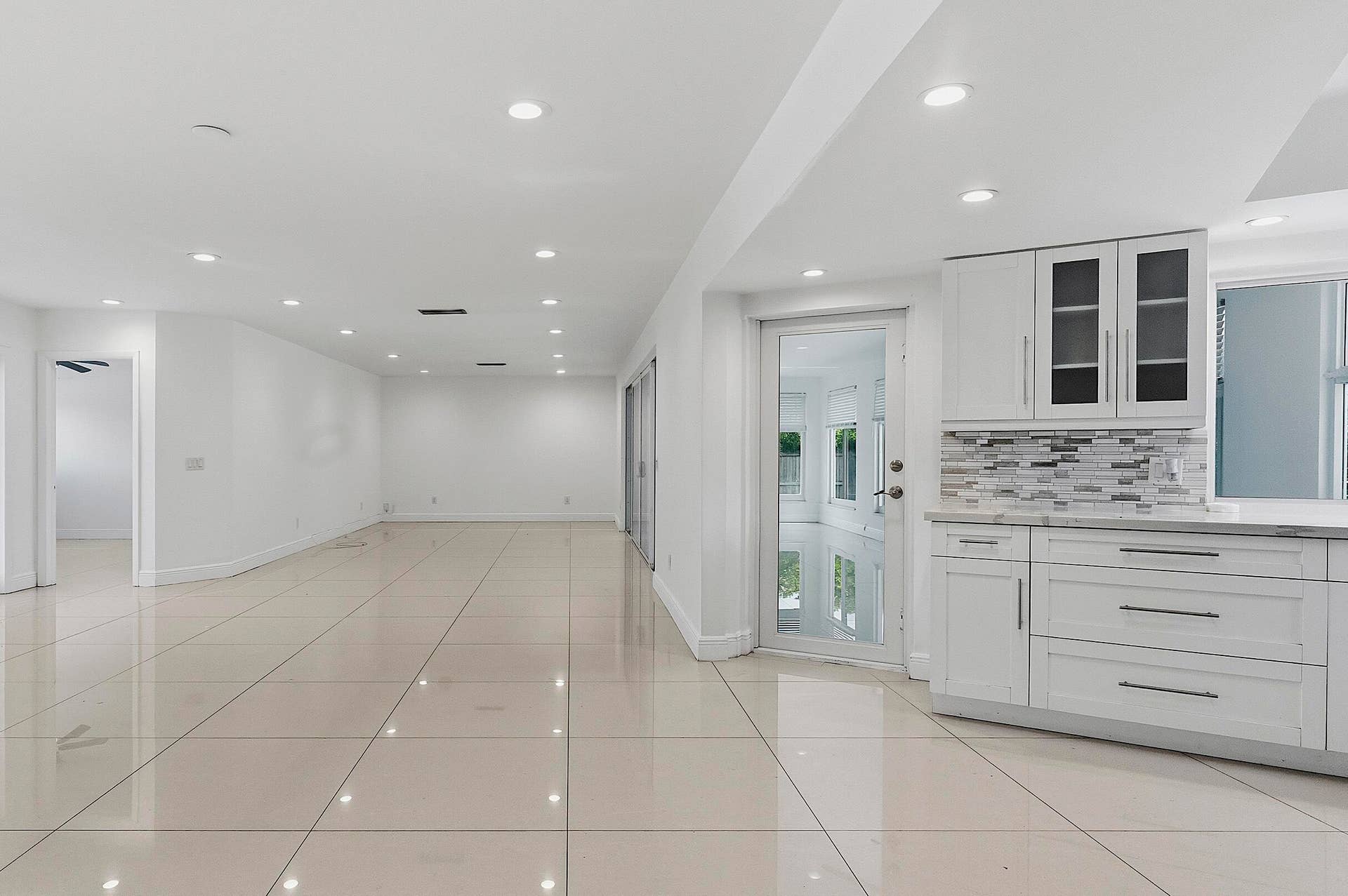 2910 NE 40TH Court, Lighthouse Point, Lighthouse Point, FL 33064 2910 NE 40th Ct - - 022