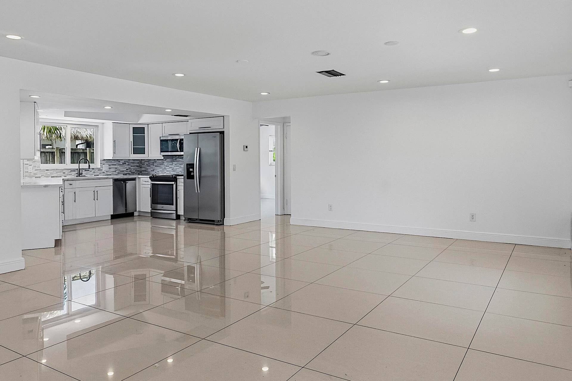 2910 NE 40TH Court, Lighthouse Point, Lighthouse Point, FL 33064 2910 NE 40th Ct - - 025