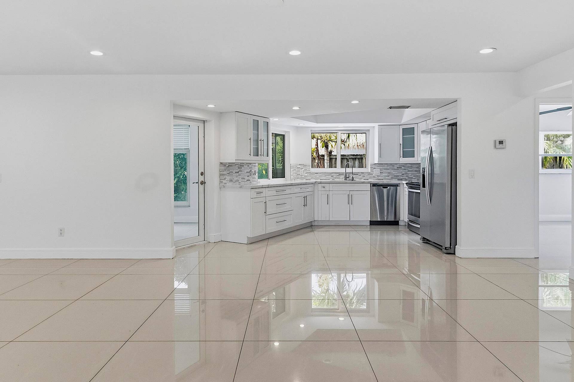 2910 NE 40TH Court, Lighthouse Point, Lighthouse Point, FL 33064 2910 NE 40th Ct - - 007