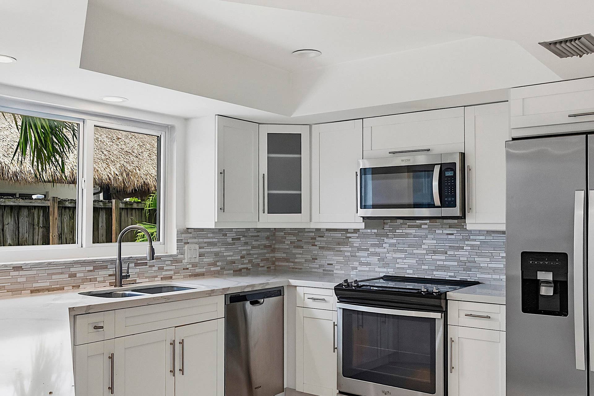 2910 NE 40TH Court, Lighthouse Point, Lighthouse Point, FL 33064 2910 NE 40th Ct - - 023