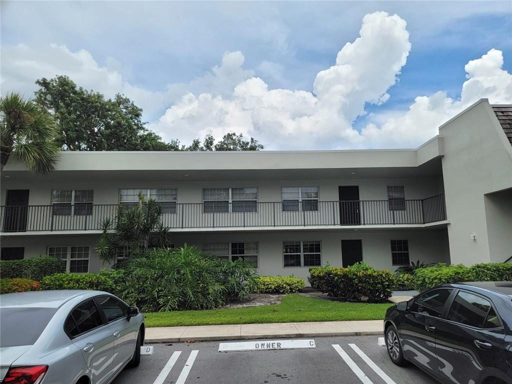 800 E CYPRESS Lane, #202, Pompano Beach, FL 33069 Photo 2