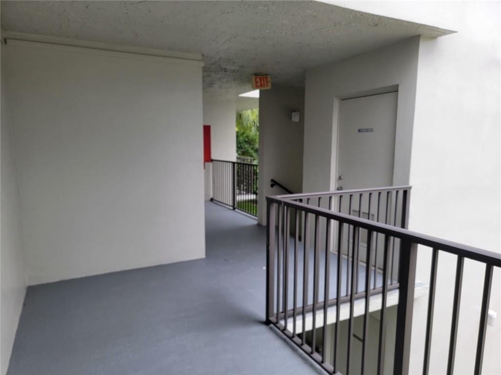 800 E CYPRESS Lane, #202, Pompano Beach, FL 33069 Photo 6